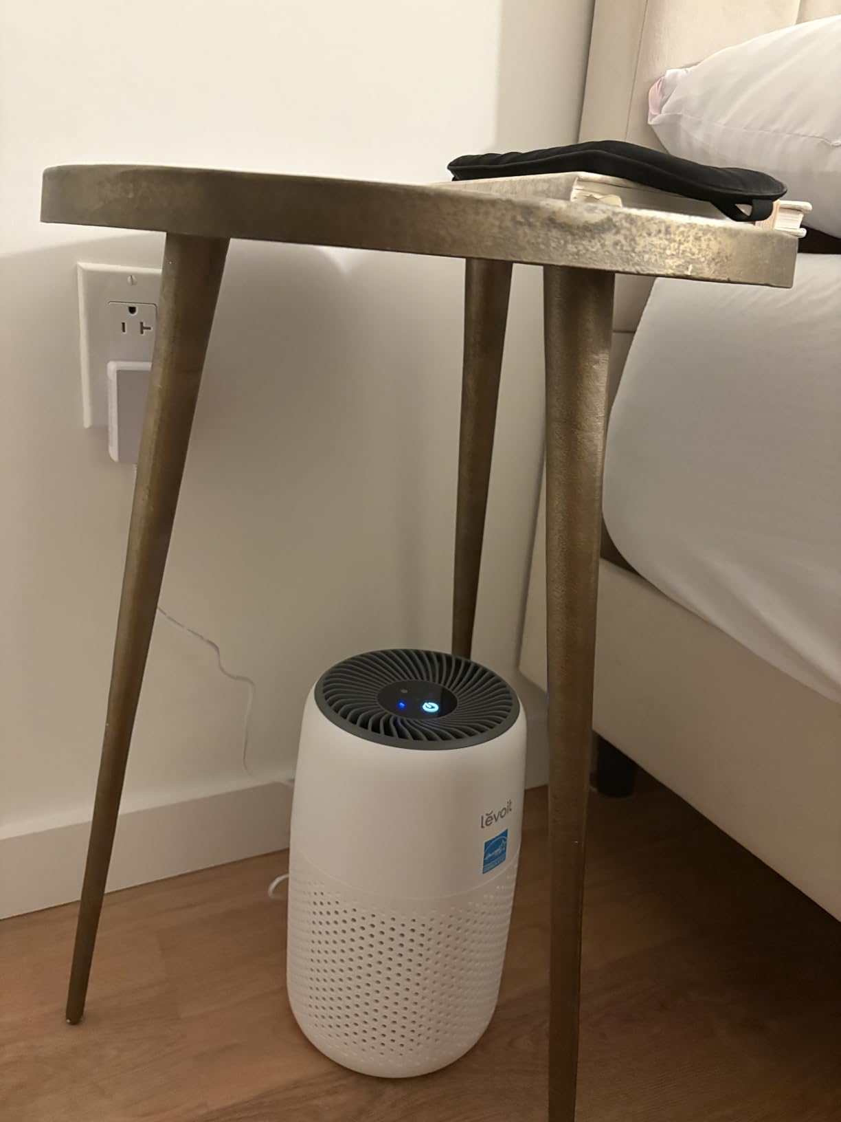 Levoit Air Purifier for Home Pets Bedroom Dorm Room, Smart & Voice Control | AHAM VERIFIDE, 3-in-1 Filter With HEPA Sleep Mode, for Pollen, Pollutants, Smoke, Dander, Dust, Pet Hair, Core 200S-P, White customer photo 1