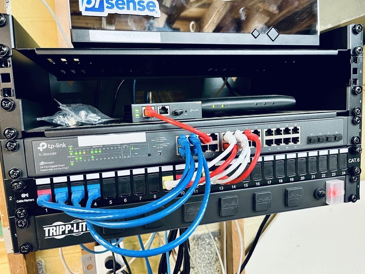 TP-Link Omada SG2428P | Jetstream 24 Port Gigabit Smart Managed PoE Switch | 24 PoE+ Ports @250W, 4 SFP Slots | Omada SDN Integrated | PoE Recovery | IPv6 | Static Routing customer photo 1