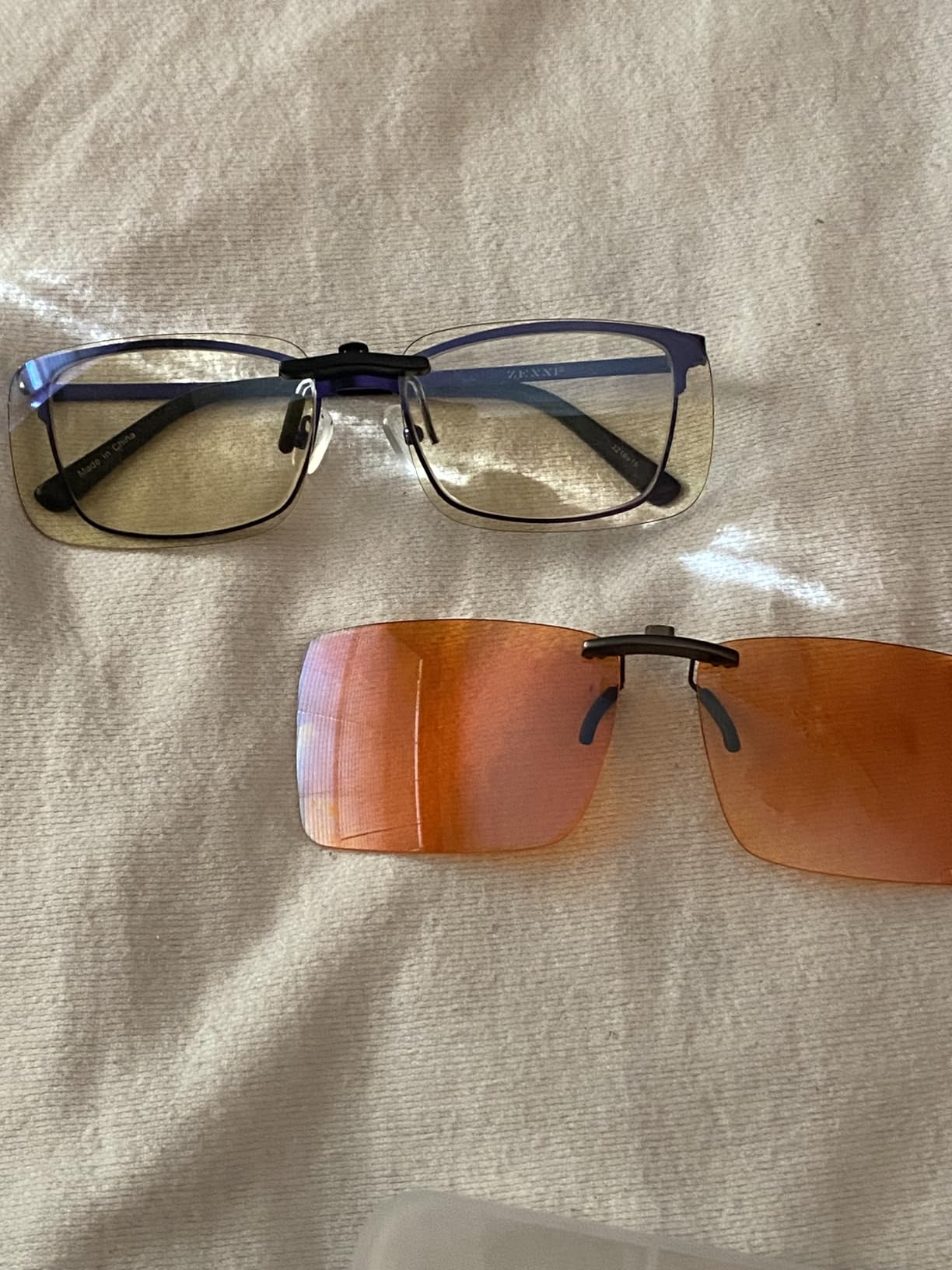FONHCOO Clip on Blue Light Blocking Glasses Womens Mens over Prescription Glasses Frameless Lens customer photo 1