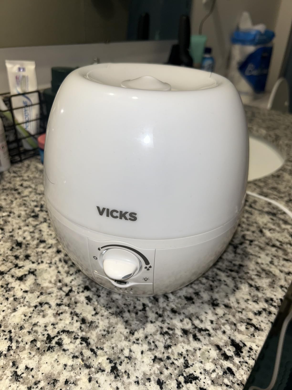 Vicks Humidifier 3-in-1 SleepyTime Cool Mist Humidifier for Nursery, White customer photo 1