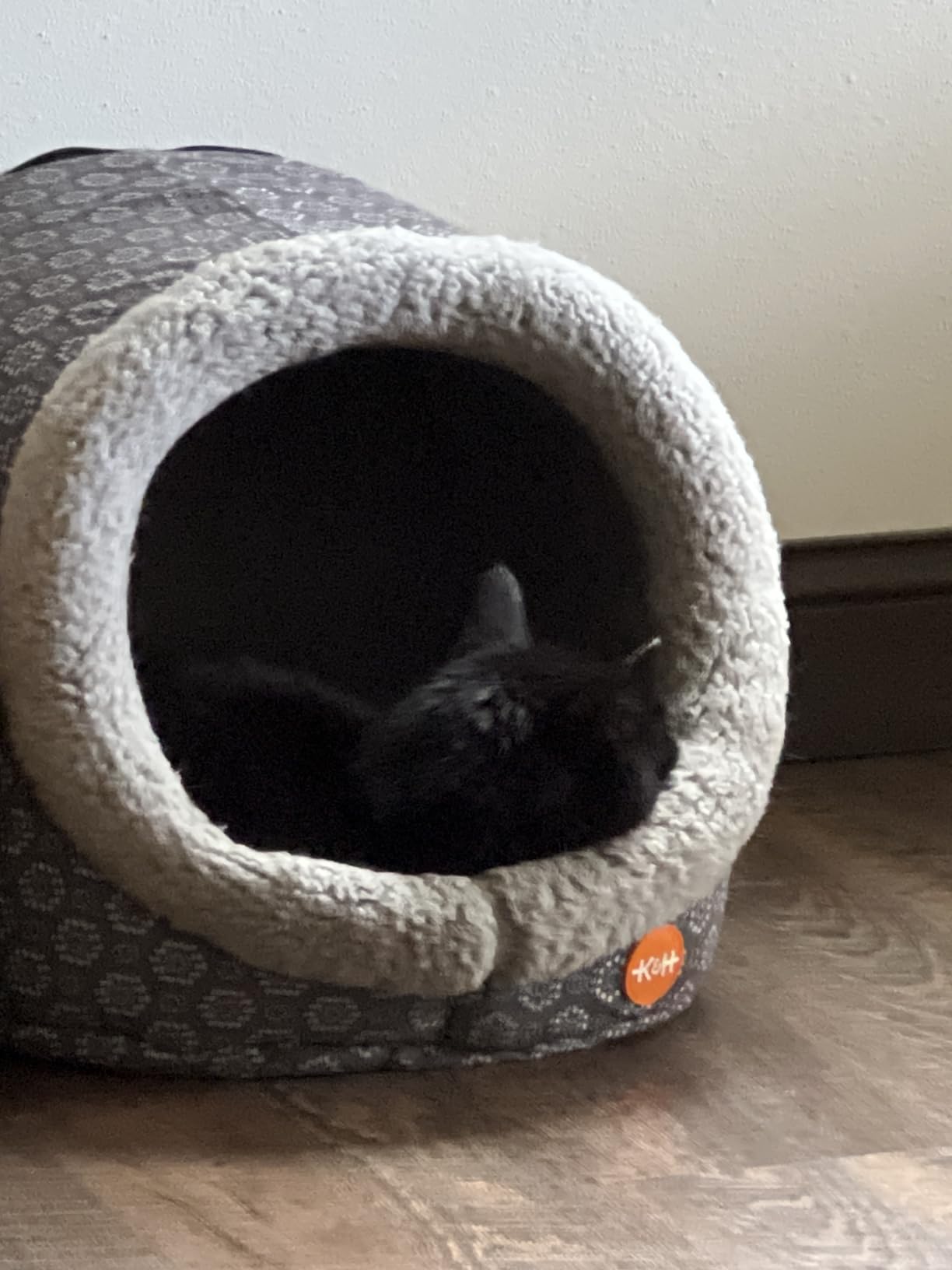 K&H Pet Products Heated Cat Bed - Thermo-Pet Cave for Large Cats, Indoor Heated Pet Bed for Dogs & Cats, Covered Cave Pet Tent, Collapsible, Machine Washable, Safety Listed - 17 X 15 X 13in Gray customer photo 1
