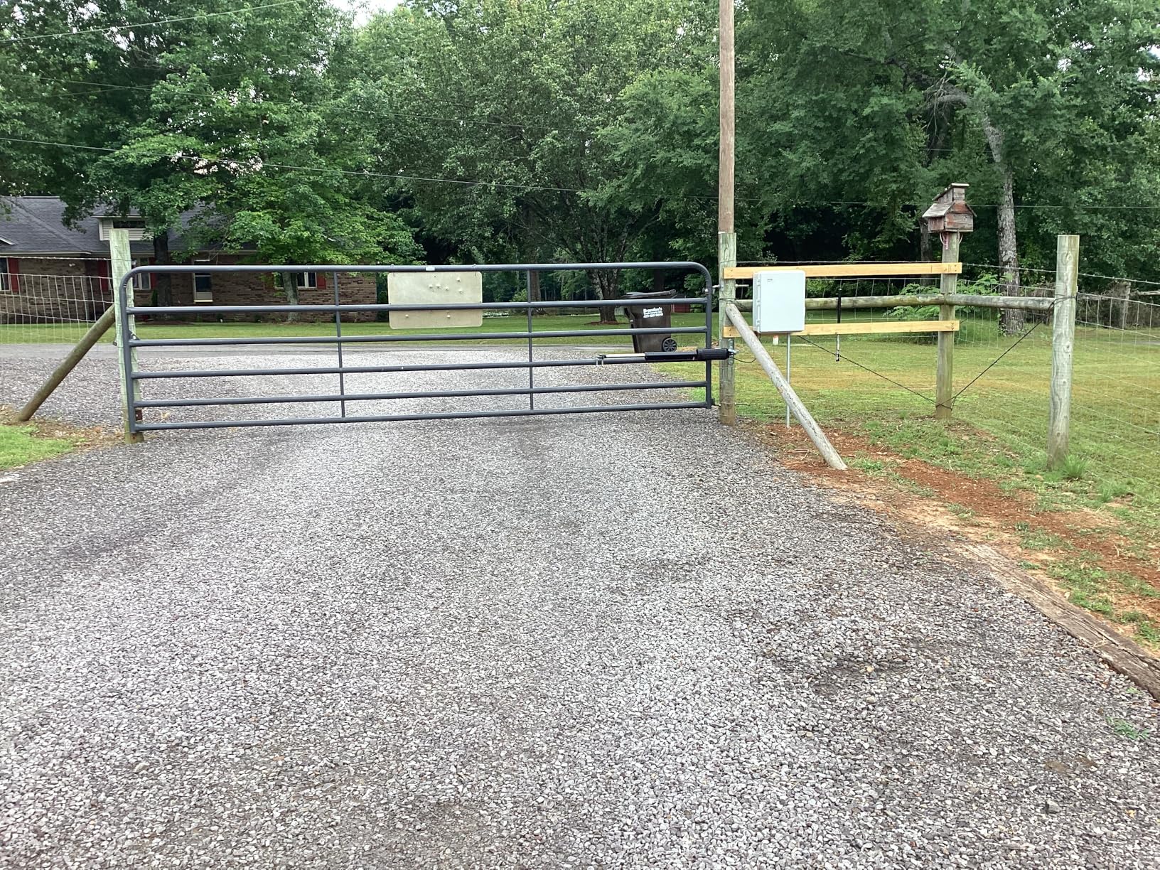 TOPENS A8131 Single Swing Gate Opener Heavy Duty | Up to 880lbs in Weight OR 18ft in Length, AC Powered, Easy DIY, Solar Compatible, Remote Control Included customer photo 1