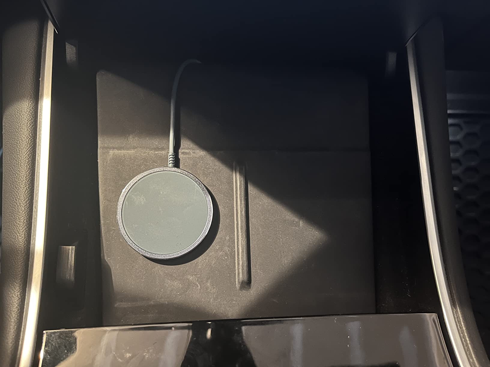 JSAUX Magnetic MagSafe Wireless Charging Pad for iPhone 17/16/15/14/13/12 Series, Aluminum Alloy customer photo 2