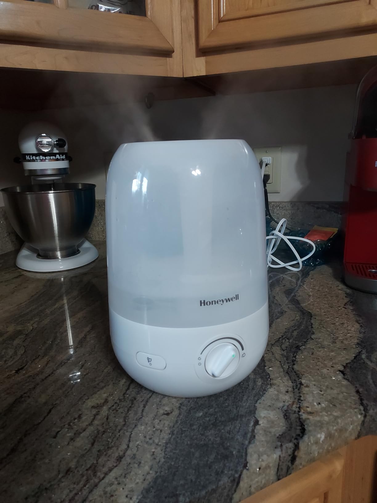 Ultra Comfort Cool Mist Humidifier, No Filter, Easy to Fill and Clean, Cleaning Brush Included, Ultra Quiet, Use Air Humidifier with Essential Oils for Extra Comfort, Black, HUL545B customer photo 1