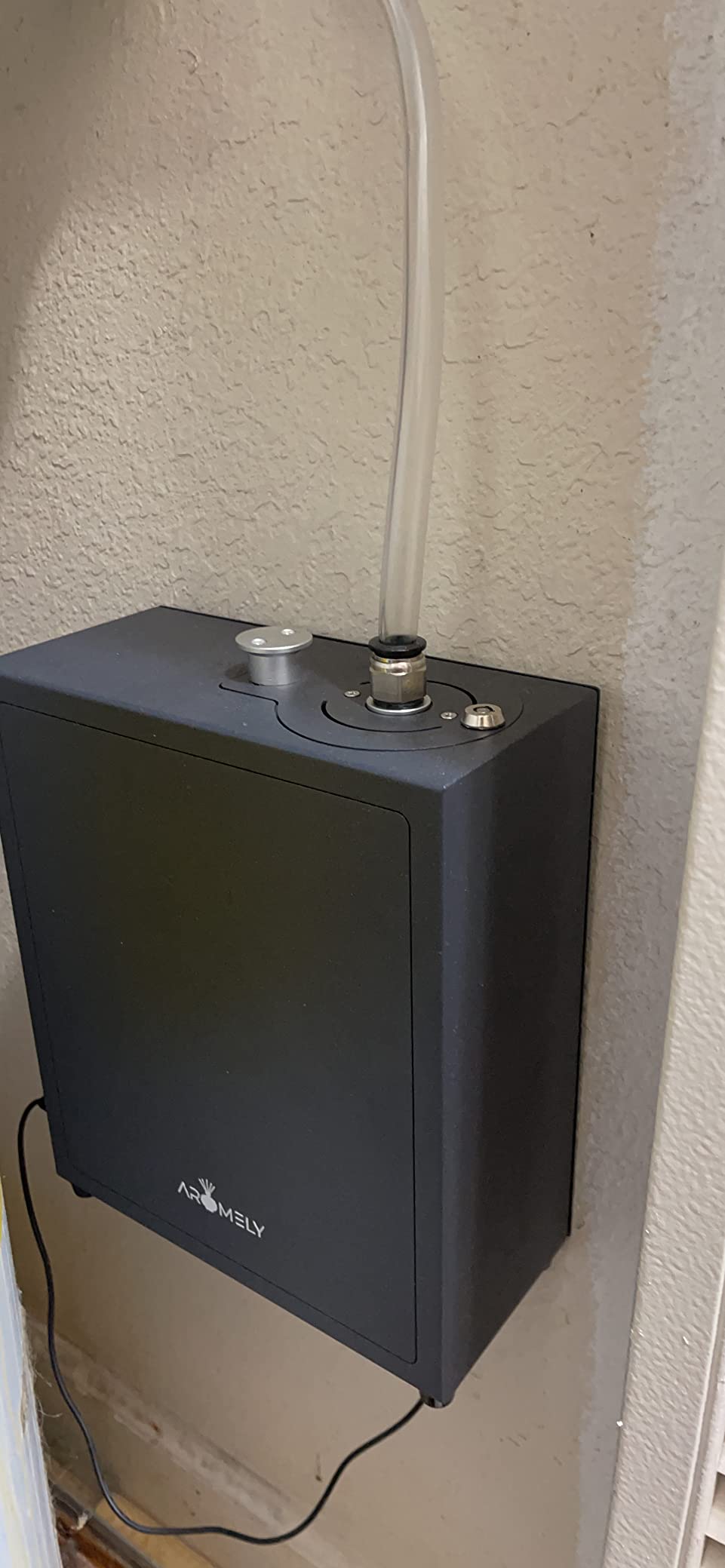AROMELY HVAC Scent Diffuser - Nebulizing Waterless Diffuser for Home, Office, Large Room & Commercial Use - Smart Bluetooth App Controlled, Up to 4,000 SQFT - Cold Air Diffusion Technology - Black customer photo 2