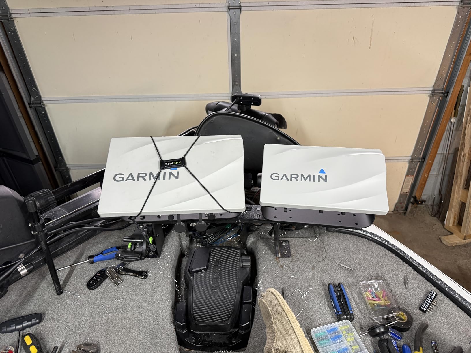 Garmin LiveScope Plus System with GLS 10 and LVS34 Transducer - Target Separation, Sharp Sonar Images, Vivid Color, Clear Vision customer photo 1