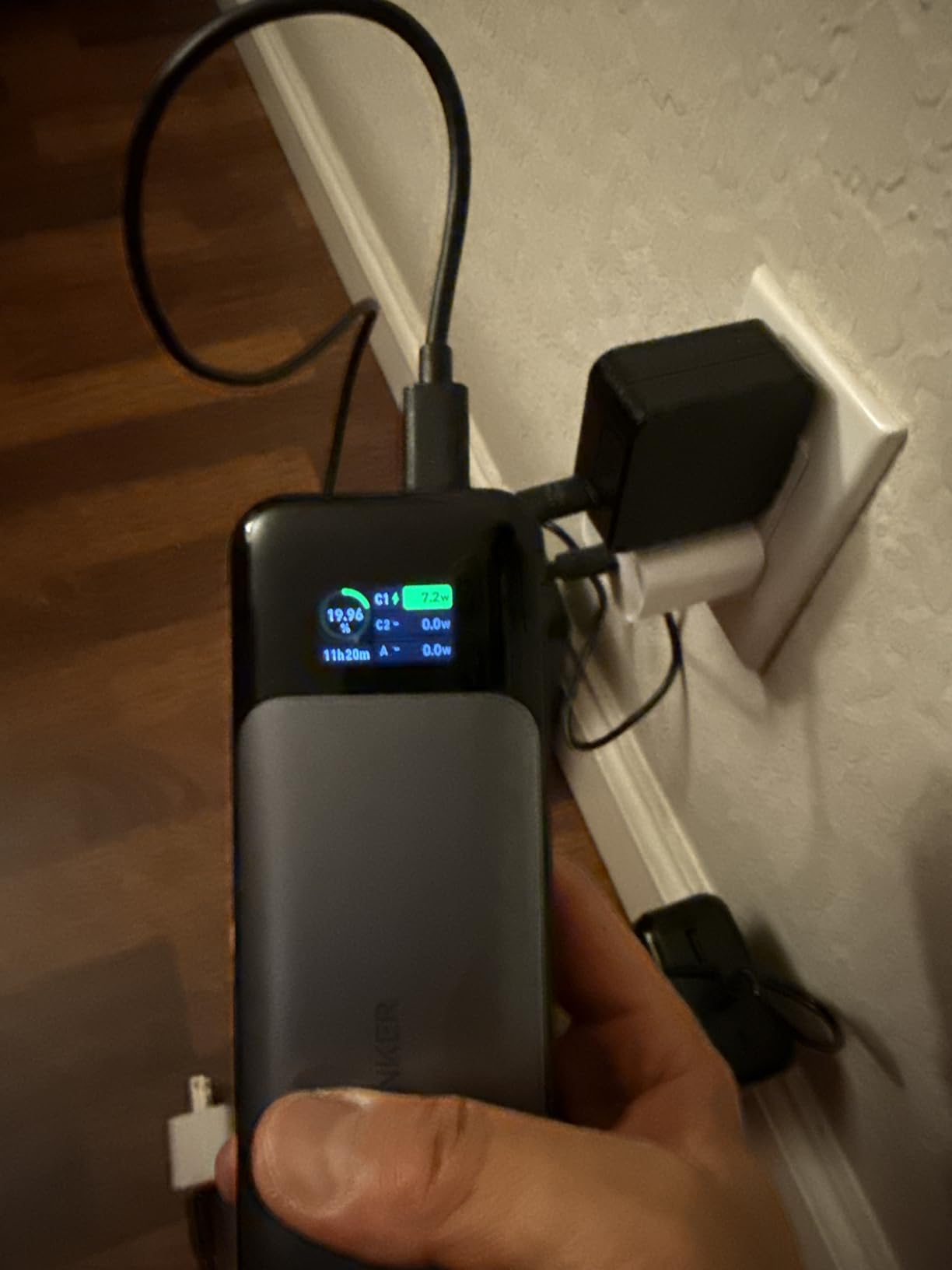 Anker 737 Power Bank, 140W Max 3-Port Laptop Portable Charger, 24,000mAh, Smart Display, Compatible with iPhone 16/15/14 Series, Vision Pro, Samsung, MacBook, and More customer photo 1