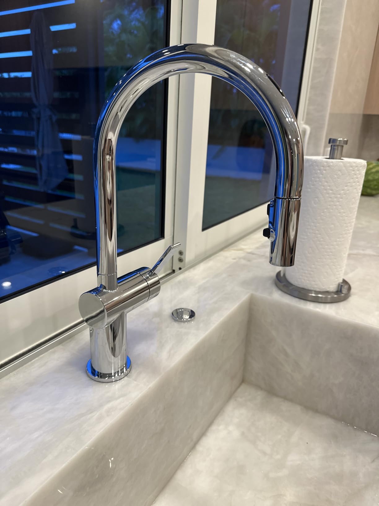 Moen 7622EVSRS Cia Smart Faucet Touchless Pull Down Sprayer Kitchen Faucet with Voice Control and Power Boost, Includes Optional Chrome Accents, Spot Resist Stainless customer photo 1
