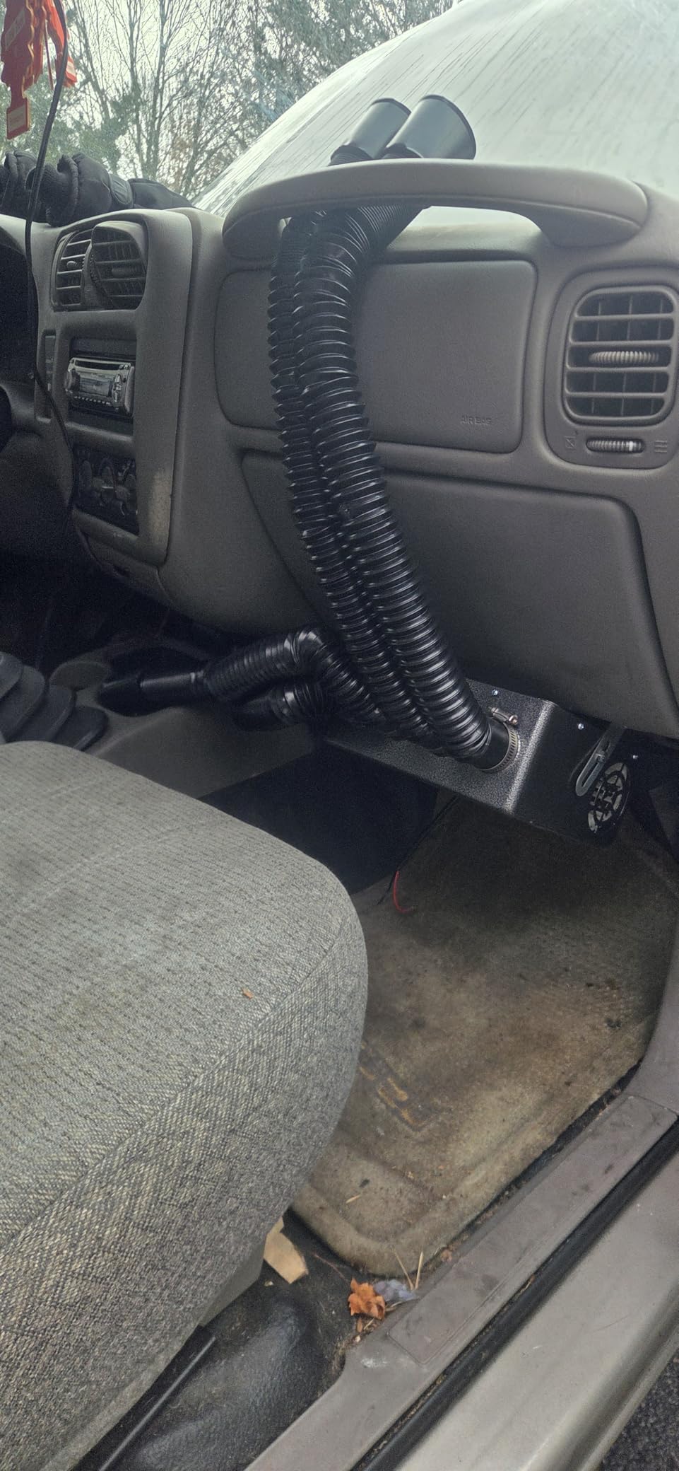 Saihisday 12V Car Auxiliary Heater, 4 Ports Universal Underdash Compact Auxiliary Heater, Winter Automotive Air Conditioner for Heating & Defrosting customer photo 2