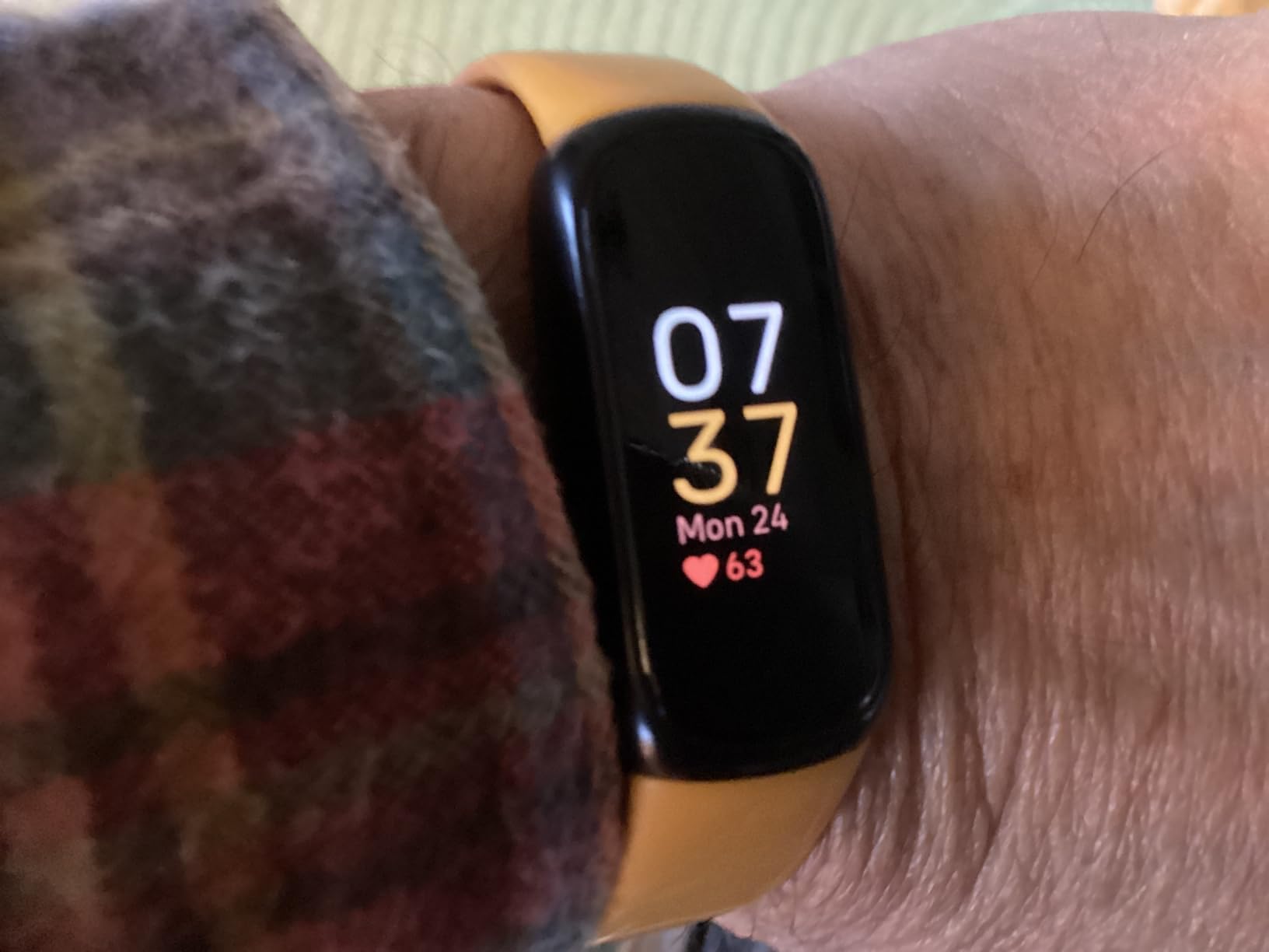 Fitbit Inspire 3 Health & Fitness Tracker with Stress Management, Workout Intensity, Sleep Tracking, 24/7 Heart Rate - 3-Month Google Health Premium Membership Included - Midnight Zen/Black customer photo 2