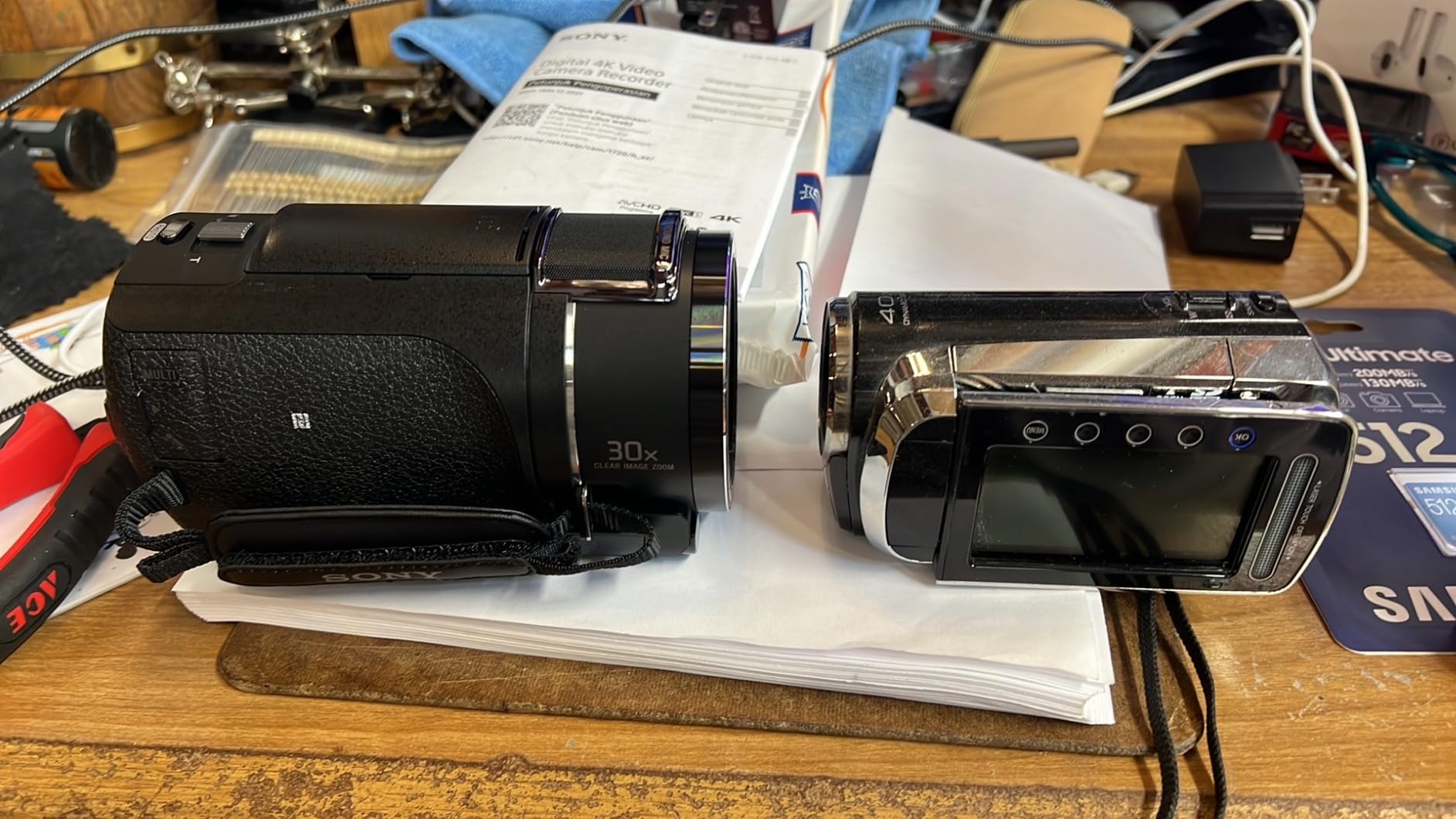 Canon VIXIA HF G70 Camcorder 1/2.3