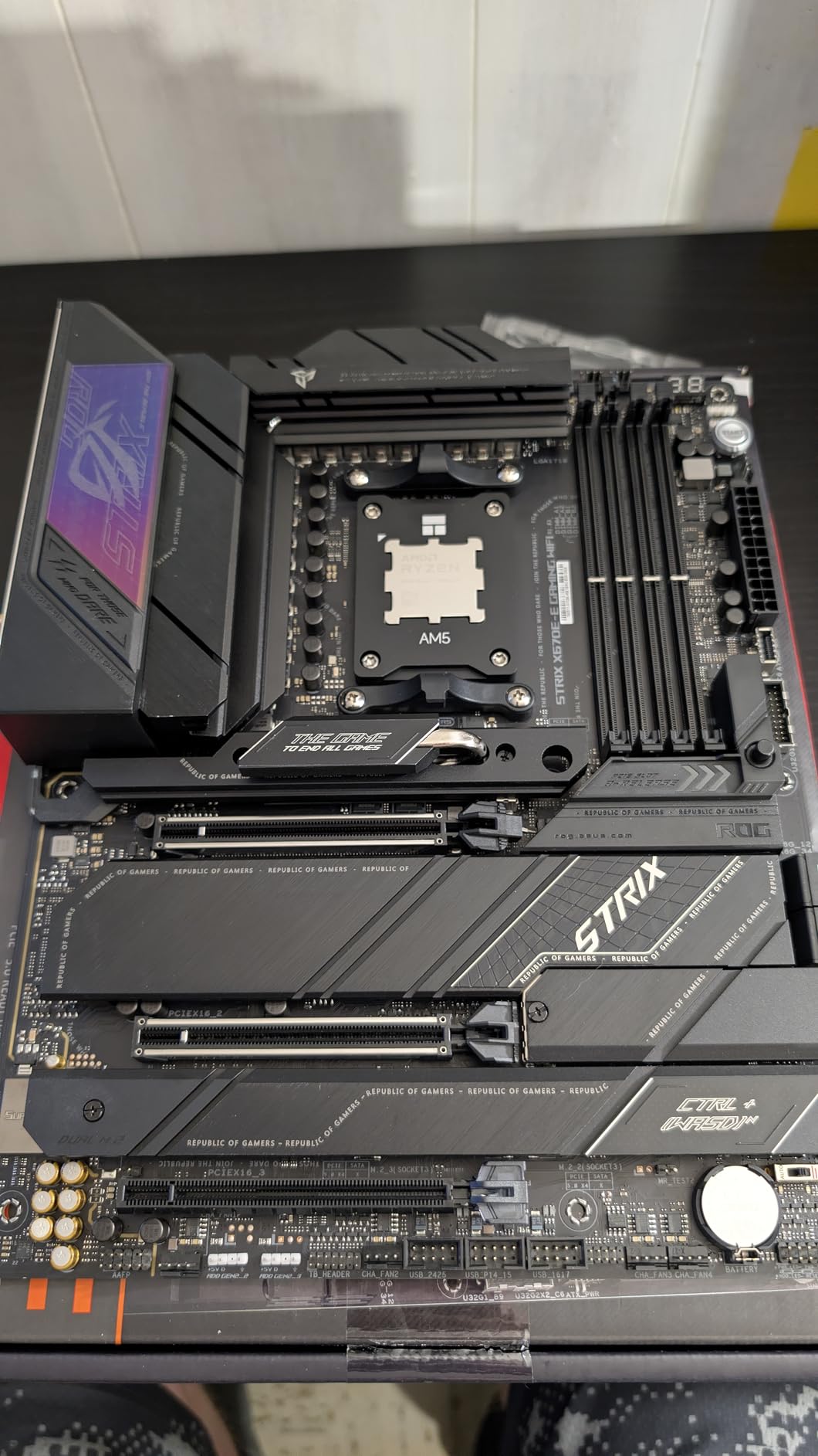 ASUS ROG STRIX X670E-E GAMING WIFI AMD X670 AM5 Ryzen Desktop 9000 8000 & 7000 ATX motherboard, 18+2 power stages, DDR5, 4x M.2 slots with heatsink, PCIe 5.0, USB 3.2 Gen 2x2, WiFi 6E, AI Cooling II customer photo 2