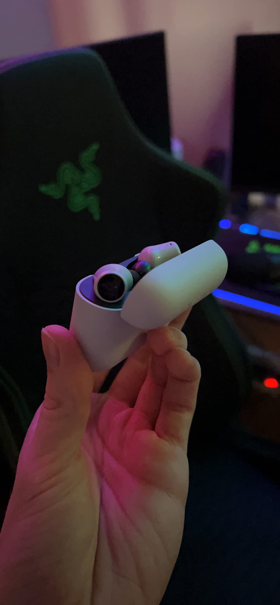 Razer Hammerhead HyperSpeed Wireless Multi-Platform Gaming Earbuds for PlayStation 5/PS5, PC, Mobile: ANC - Noise Cancelling Mic - Bluetooth 5.2 - RGB Chroma - 30 Hr Battery customer photo 1