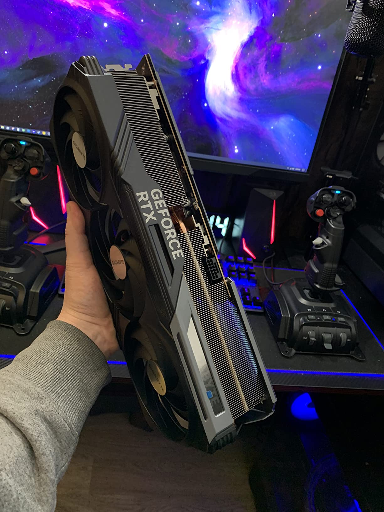 GIGABYTE GeForce RTX 4080 Gaming OC 16G Graphics Card, 3X WINDFORCE Fans, 16GB 256-bit GDDR6X, GV-N4080GAMING OC-16GD Video Card customer photo 1