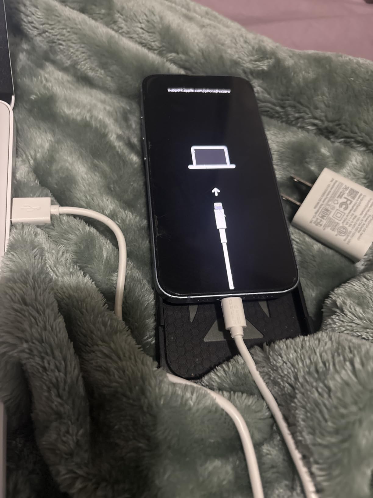 Apple iPhone 14, 128GB, Midnight - Unlocked (Renewed) customer photo 2