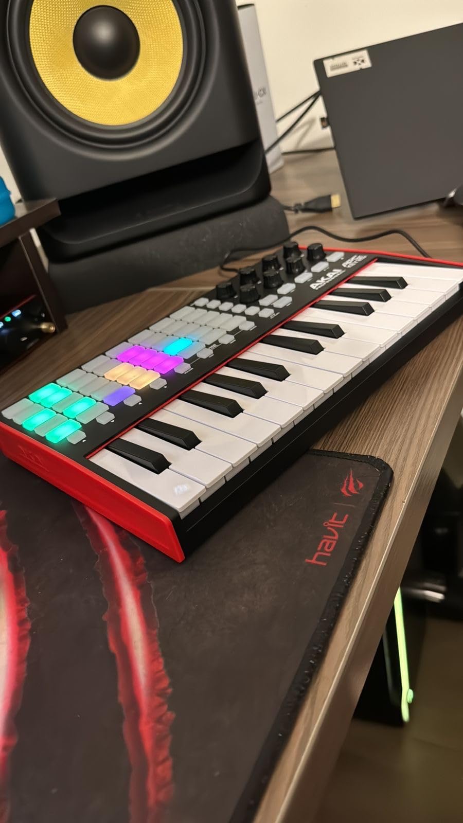 Akai Professional APC Key 25 MK2 25-Key USB MIDI Keyboard Controller customer photo 1