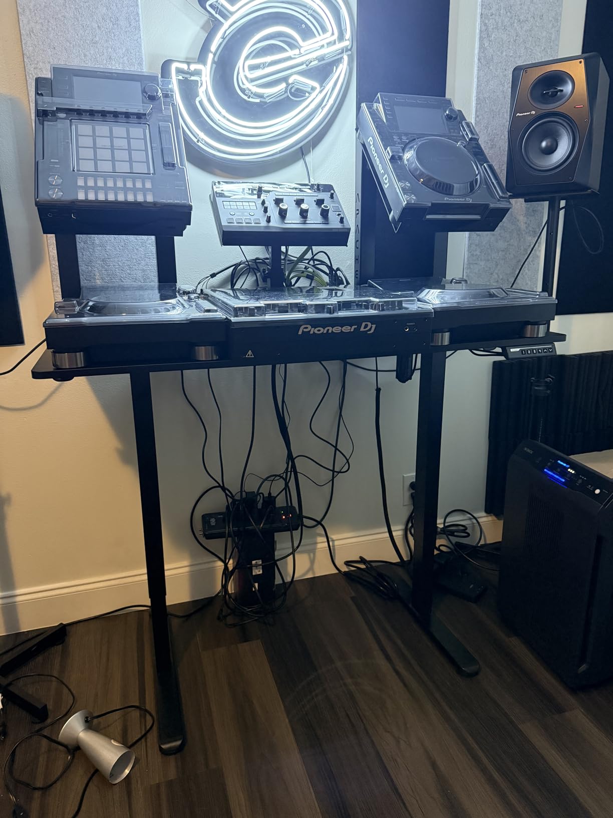 Under Desk Cable Management Tray White, Cinati Wire Organizers No Drill, Cable Tray with Clamp for Wire Management, Cord Organization Box for Office, Home customer photo 2
