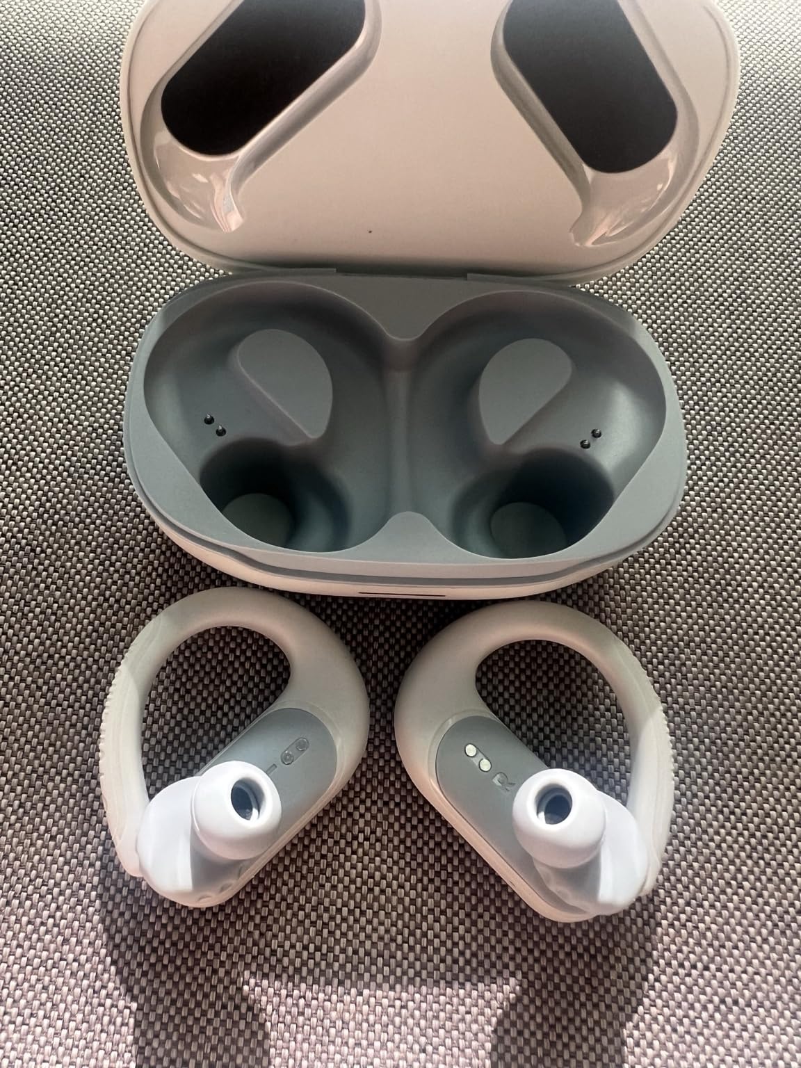 JBL Endurance Peak 3 - Dust and Water Proof (IP68) True Wireless Active Earbuds, JBL Pure Bass Sound, Up to 50 Total Hours of Playback with Speed Charge, Ambient Aware & Talk Thru (Black) customer photo 1
