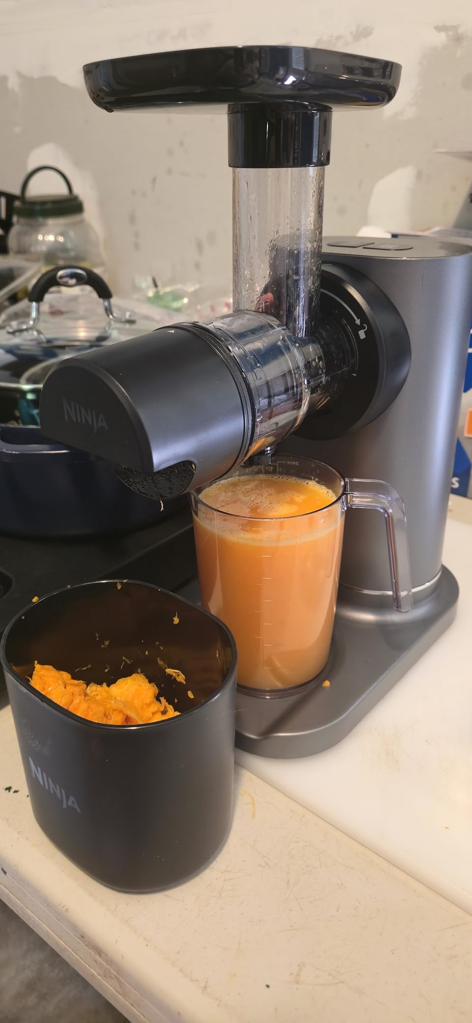 Ninja NeverClog Cold Press Juicer, 24oz Jug, 36oz Pulp, Charcoal, JC151 - 150W High-Torque Auger, Total Pulp Control, Dishwasher Safe customer photo 2