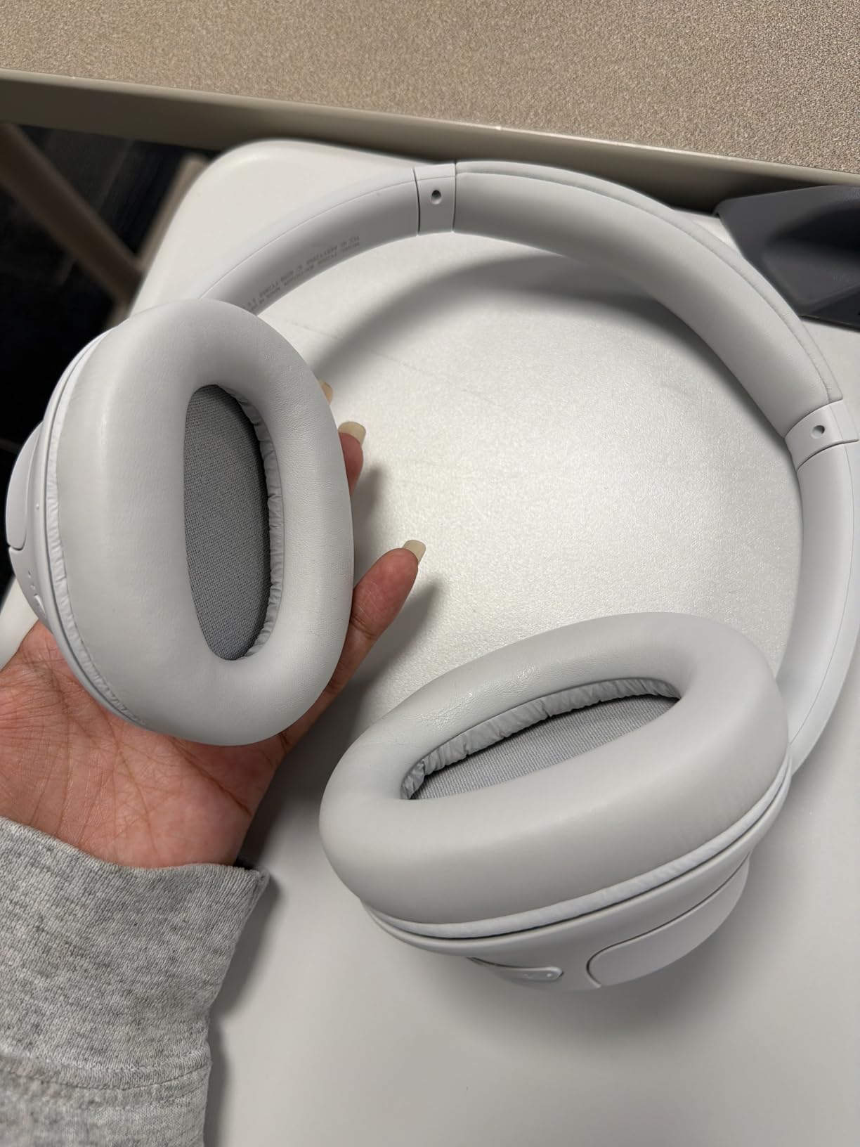 Sony WH-CH720N Wireless Noise Cancelling Over-Ear Headphones, Black | Comfortable Lightweight Design, Dual Noise Sensor technology, Up to 35 Hrs Battery with Quick Charging, Multipoint Connection customer photo 2