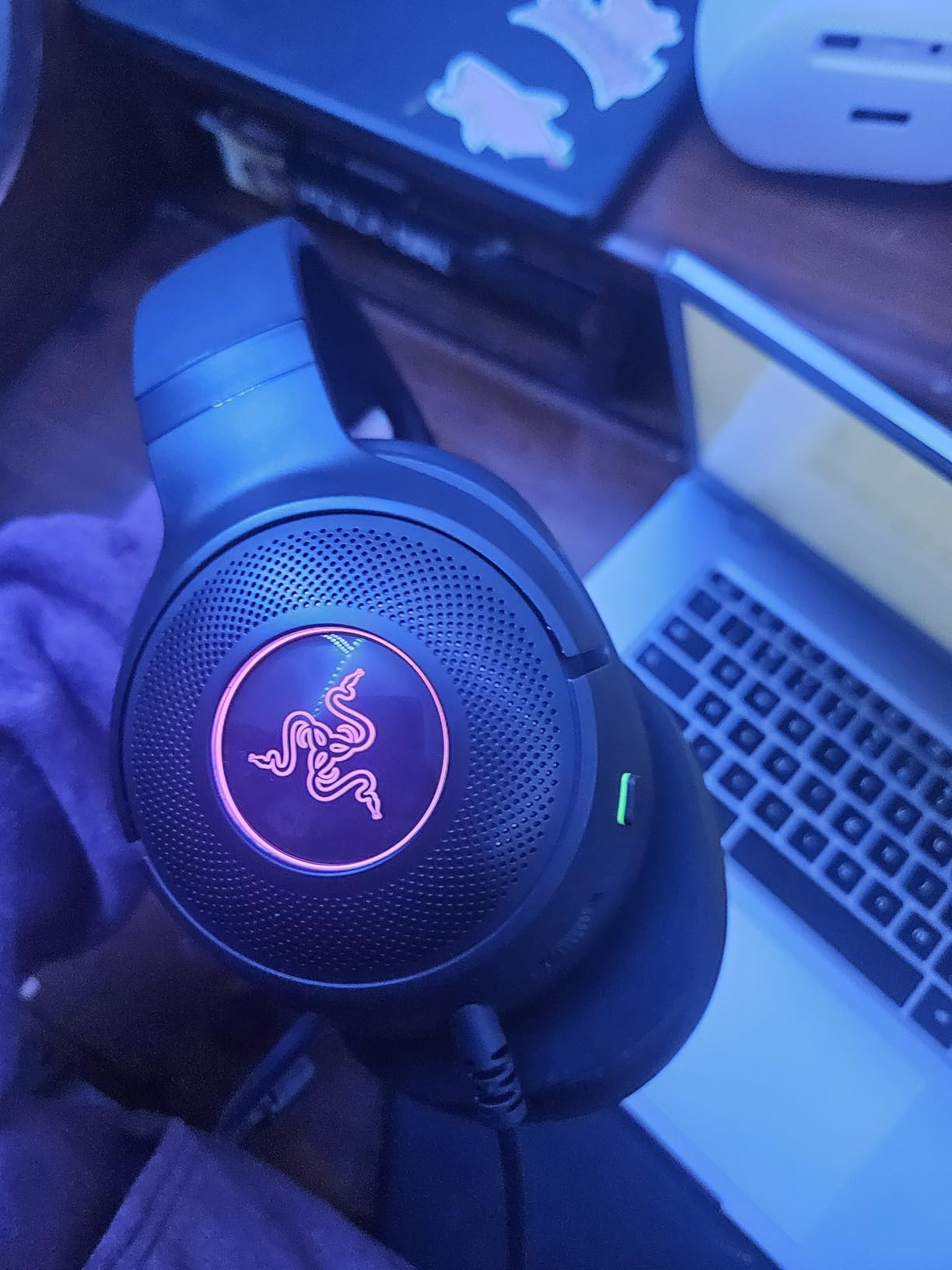Razer Kraken V3 X Wired USB Gaming Headset, Lightweight, Black | TriForce 40mm Drivers, HyperClear Cardioid Mic, 7.1 Surround Sound, Chroma RGB Lighting customer photo 1