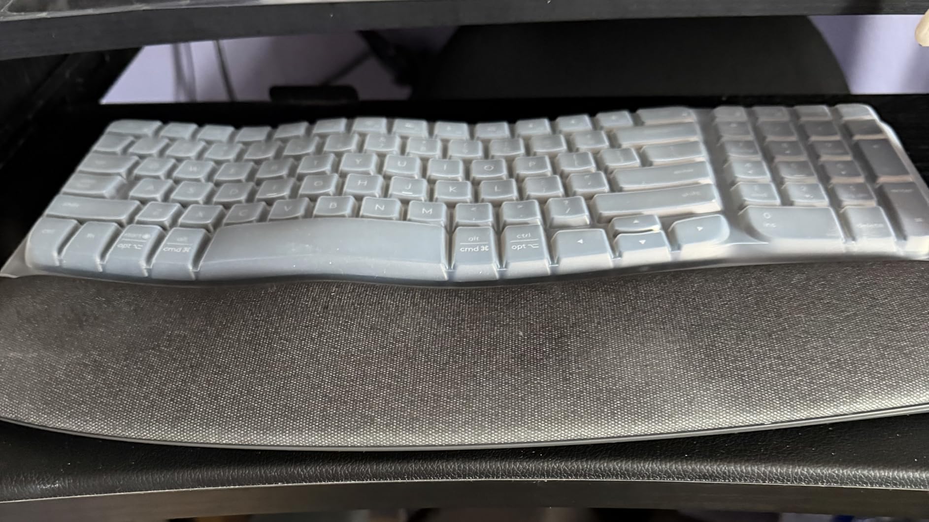 Logitech Wave Keys Wireless Ergonomic Keyboard with Cushioned Palm Rest, Comfortable Natural Typing, Easy-Switch, Bluetooth, Logi Bolt Receiver, for Multi-OS, Windows/Mac - Rose customer photo 2