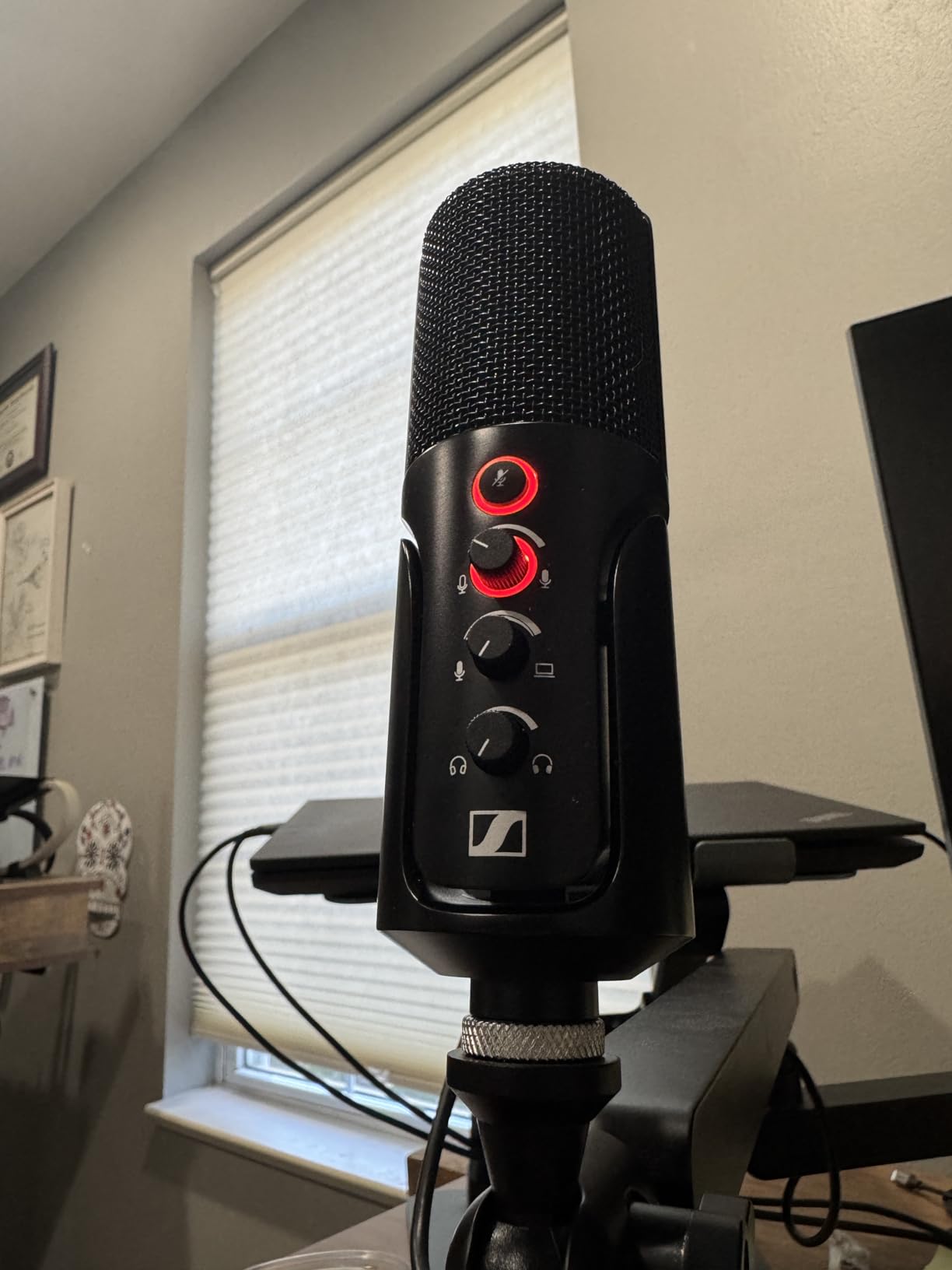 Sennheiser Professional Profile - USB Cardioid Condenser Microphone & Table Stand, Mute Button, Built-in Headphone Jack, Gain Control customer photo 2