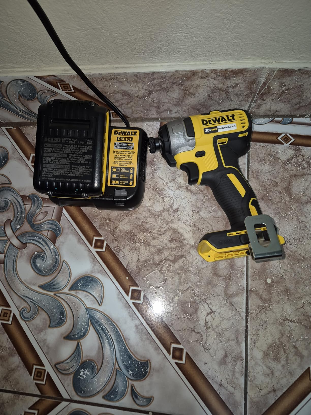 DEWALT 20V MAX Impact Driver, 1/4 Inch, Battery and Charger Included (DCF787D1) customer photo 1