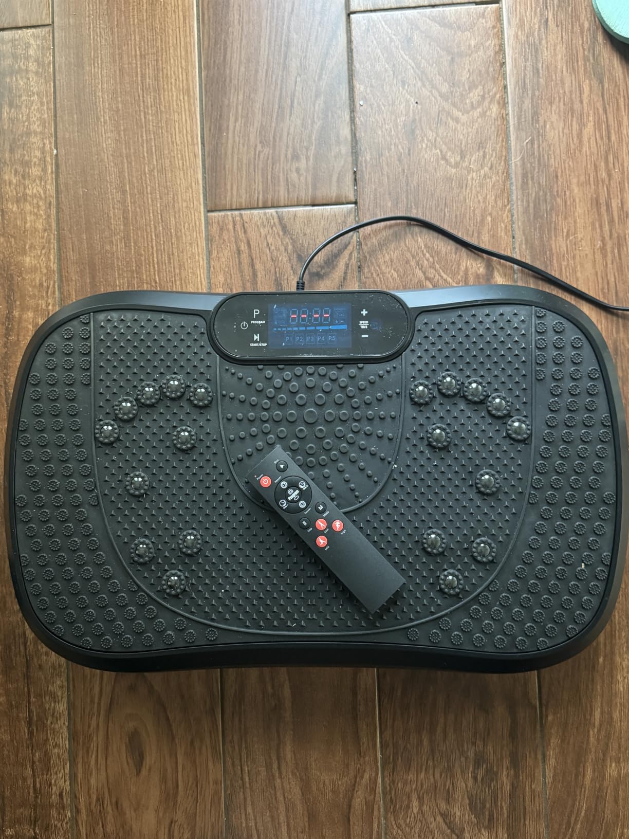AXV Vibration Plate Exercise Machine Fitness Platform Body Vibrating Board | Curved Design 200W Powerful Oscillating 120 Level Shake Plate for Lymphatic Drainage Recovery Whole Body Toning With Handles customer photo 1