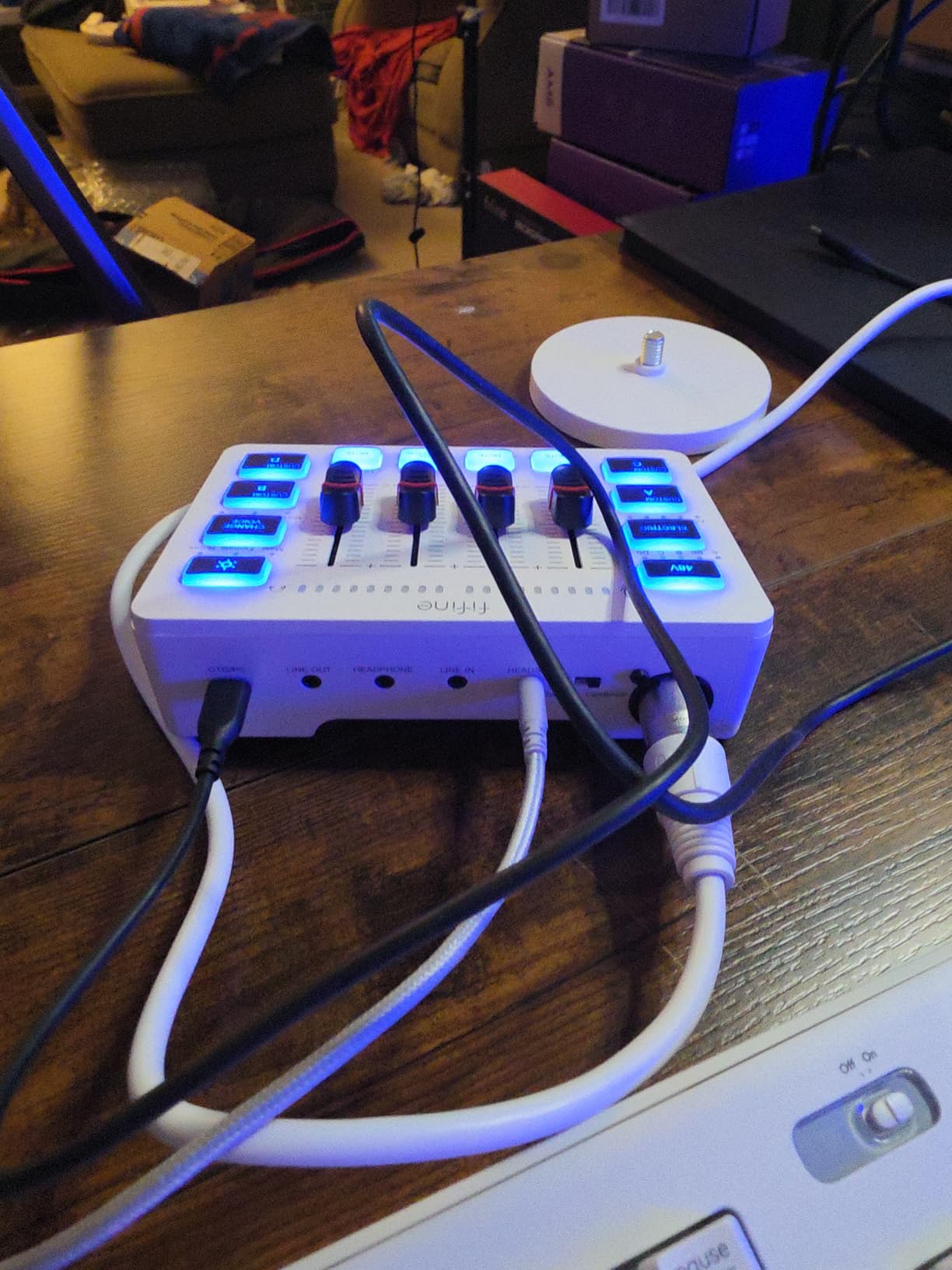FIFINE AmpliGame SC3 Gaming Audio Mixer, Streaming RGB PC Mixer with XLR Microphone Interface, Volume Fader, Mute Button, 48V Phantom Power customer photo 1