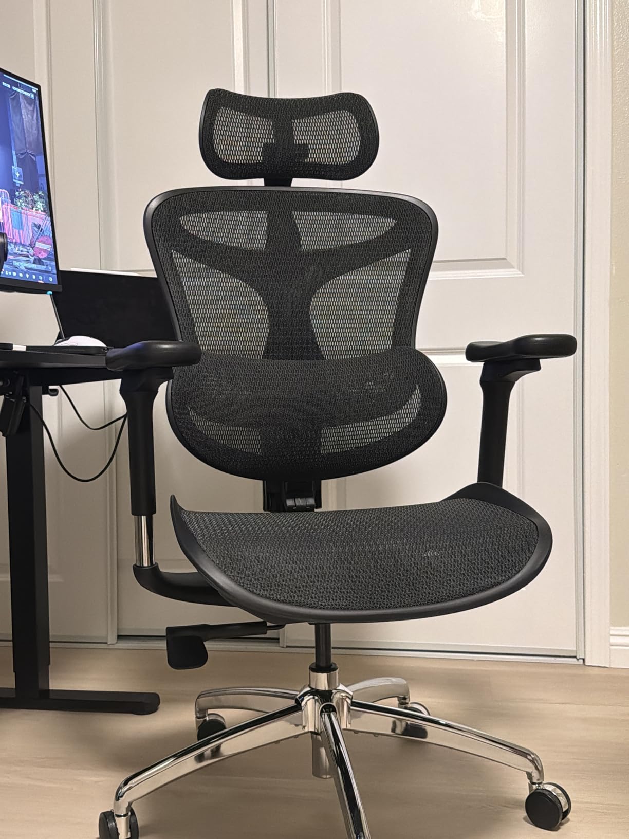 SIHOO Doro C300 Ergonomic Office Chair with Ultra Soft 3D Armrests, Dynamic Lumbar Support for Home Office Chair, Adjustable Backrest Desk Chair, Swivel Big and Tall Computer Chair Black customer photo 1