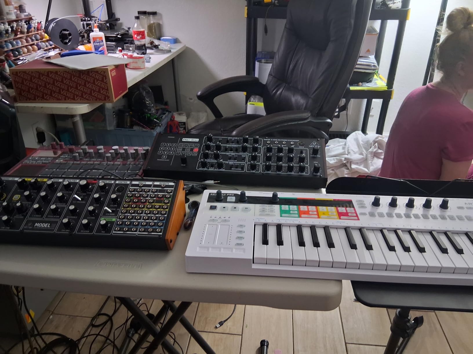 Behringer PRO-800 Classic Analog 8-Voice Polyphonic Synthesizer with 2 VCOs, Classic VCF, Arpeggiator, Sequencer and 400 Program Memories in Eurorack Format customer photo 1