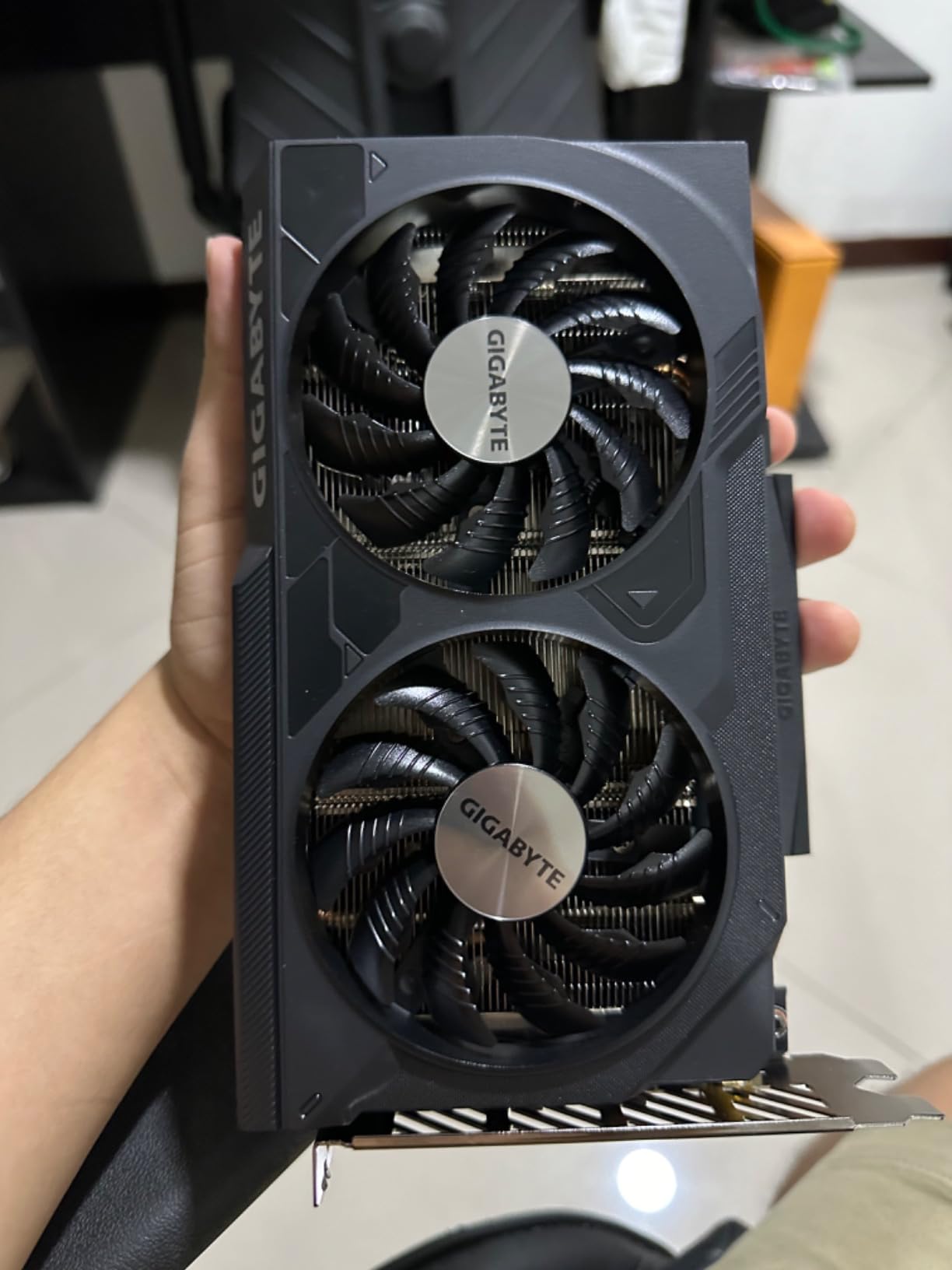 Gigabyte GeForce RTX 4060 WINDFORCE OC 8G Graphics Card, 2X WINDFORCE Fans, 8GB 128-bit GDDR6, GV-N4060WF2OC-8GD Video Card customer photo 1