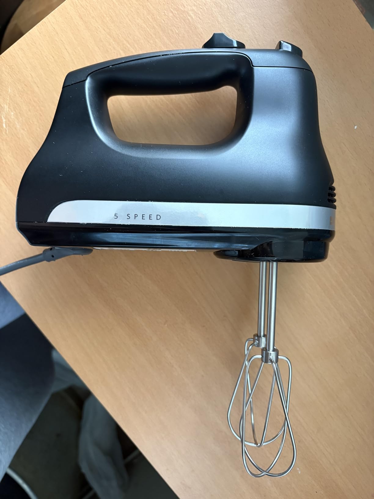 KitchenAid 5-Speed Ultra Power Hand Mixer, Stainless Steel/Plastic, White | 5 Speeds, Lockable swivel cord, Turbo Beaters, Easy release button, Dishwasher-safe beaters customer photo 2