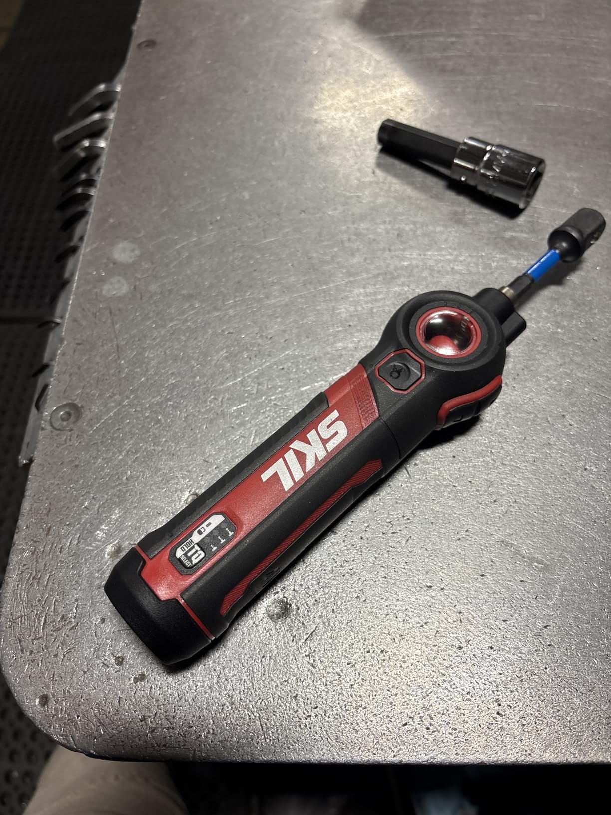 SKIL Twist 2.0 Rechargeable 4V Screwdriver with Pivoting Head, Torque Setting, USB-C Charging Cable & 2PC Bit Set-SD5619-01 customer photo 1