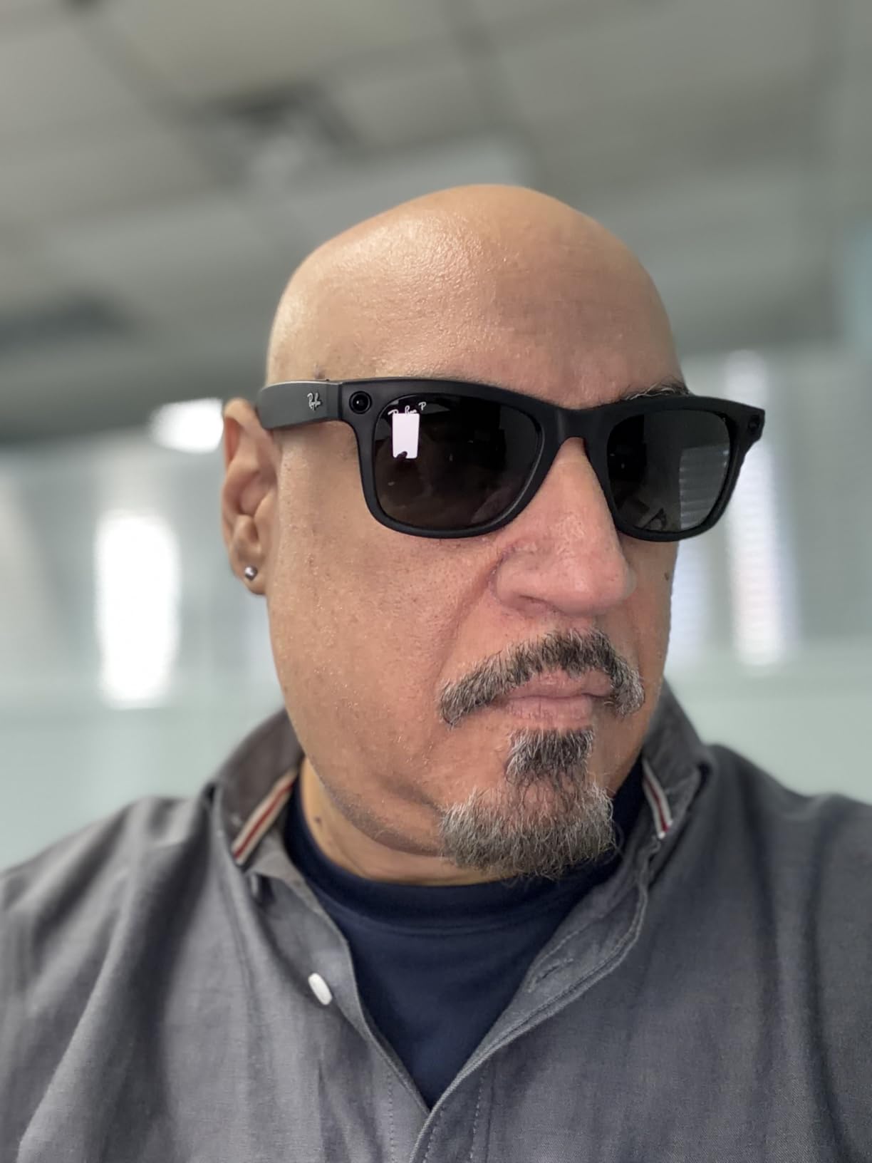 Ray-Ban Meta (Gen 1), Wayfarer, Matte Black | Smart AI Glasses for Men, Women - 12 MP Ultra-Wide Camera, Open-Ear Audio, Video Recording, Bluetooth - Polarized Gradient Graphite Lenses - Sunglasses customer photo 2