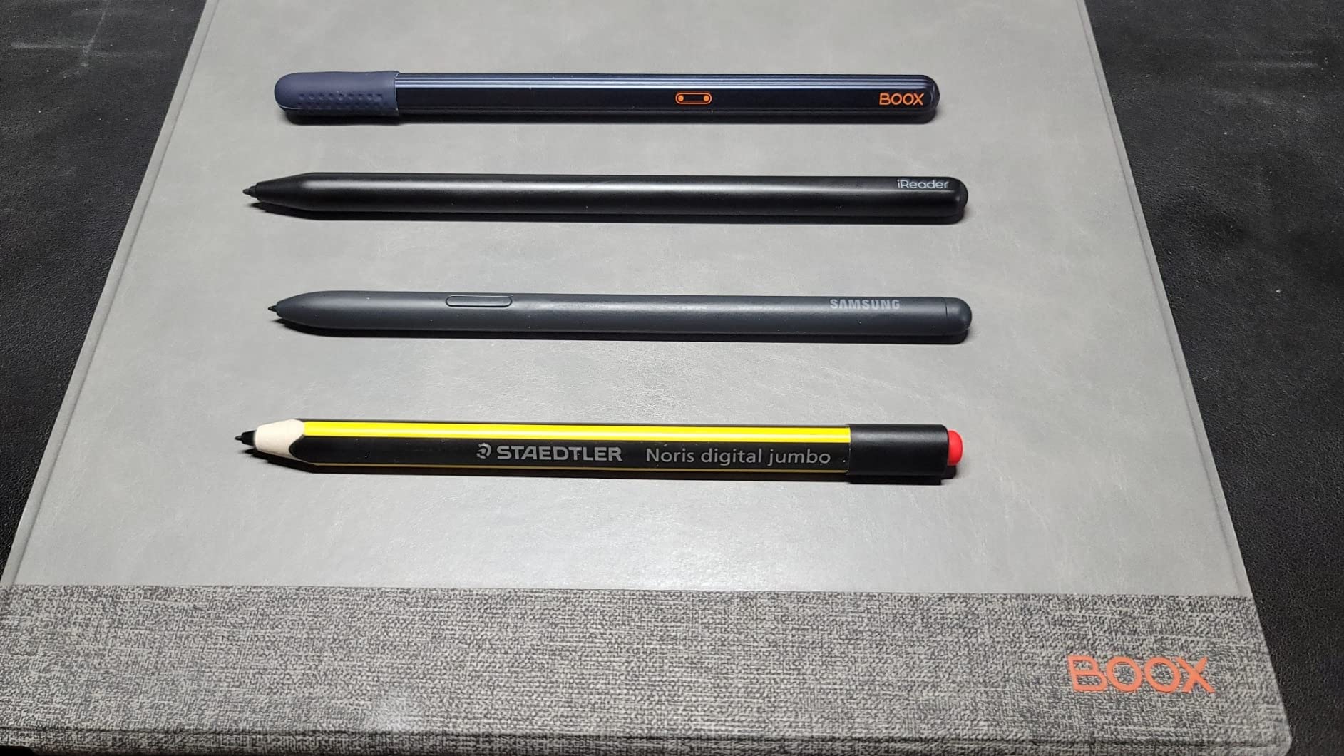 STAEDTLER Lumograph Jumbo Digital Stylus Pen with Eraser for Touchscreens: No Charging, Thick Triangular Barrel for Comfort, Works with Samsung Galaxy Tab, Kindle Scribe & More, With Replacement Nibs customer photo 1