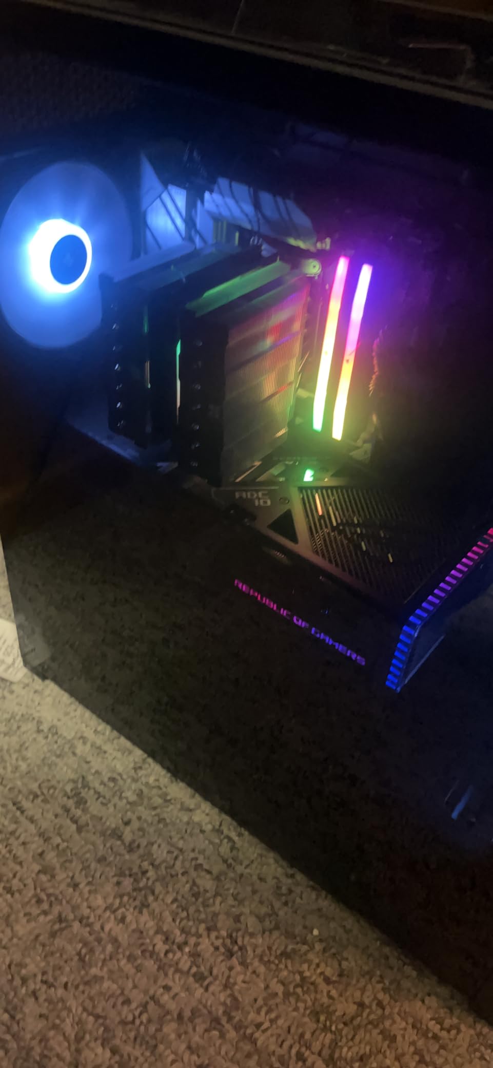 ASUS ROG Strix GeForce RTX 4080 Super OC Edition Gaming Graphics Card (PCIe 4.0, 16GB GDDR6X, DLSS 3, HDMI 2.1a, DisplayPort 1.4a, Vapor Chamber, Massive Vented Backplate, Power Sensing, Aura Sync) customer photo 1