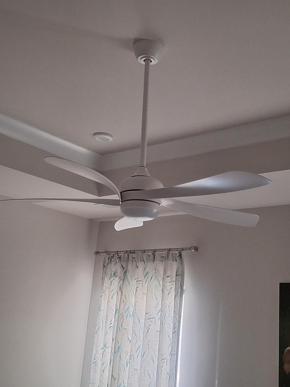 Sofucor 52 Inch Smart Ceiling Fan with Light, 5 ABS Blades, Brown | Alexa/Google Assistant/APP/Remote Control, Reversible DC Motor, Timer, 6 Speeds, 3CCT For Living Room Bedroom Patio Farmhouse customer photo 2