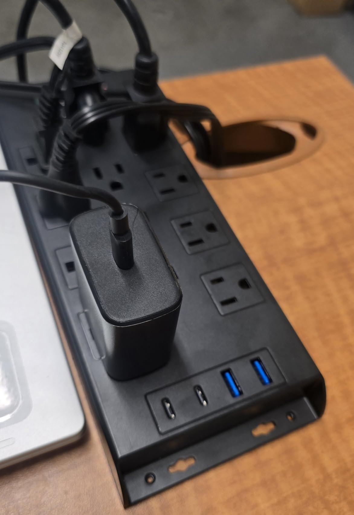 Surge Protector Power Strip 4800J, LeZone 10Ft Long Extension Cord Flat Plug, 12 Outlets 2 USB C 2 USB Ports, Wall Mountable, Desk Charging Station, Black customer photo 1