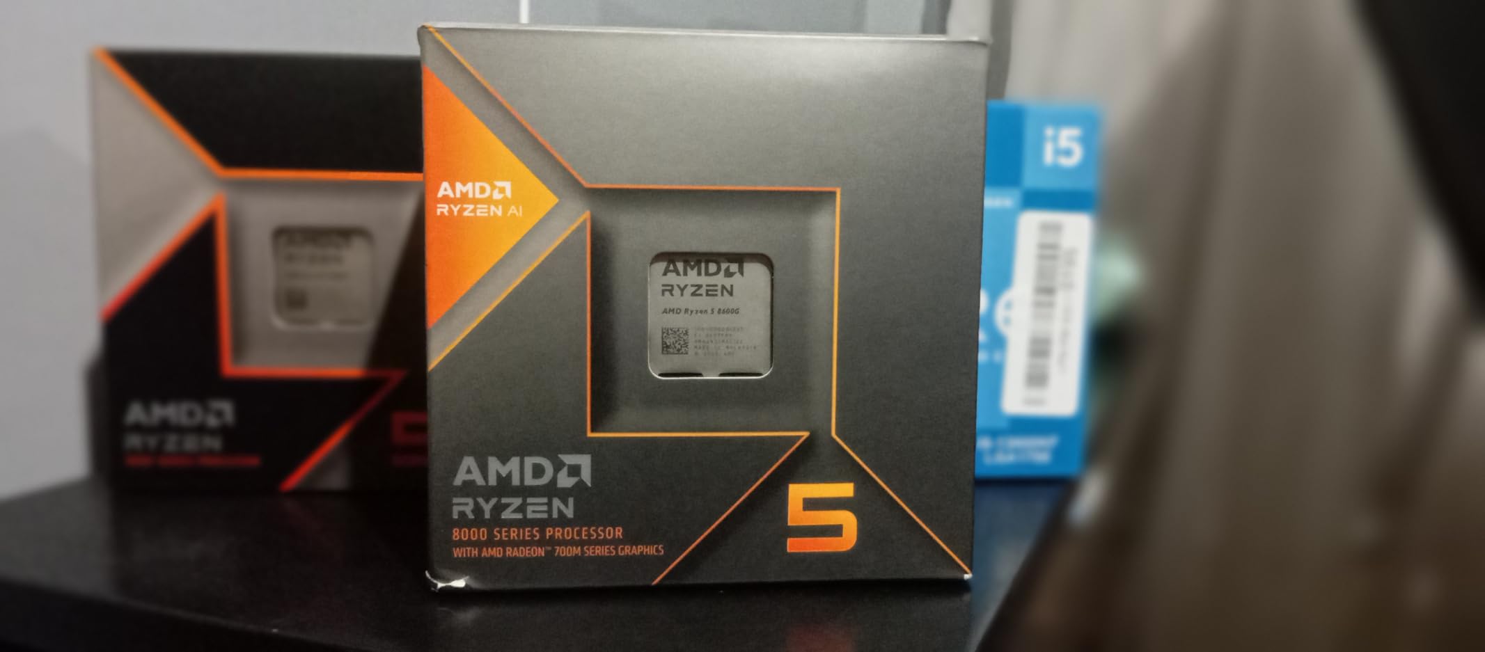 AMD Ryzen 5 8600G 6-Core, 12-Thread Desktop Processor customer photo 2