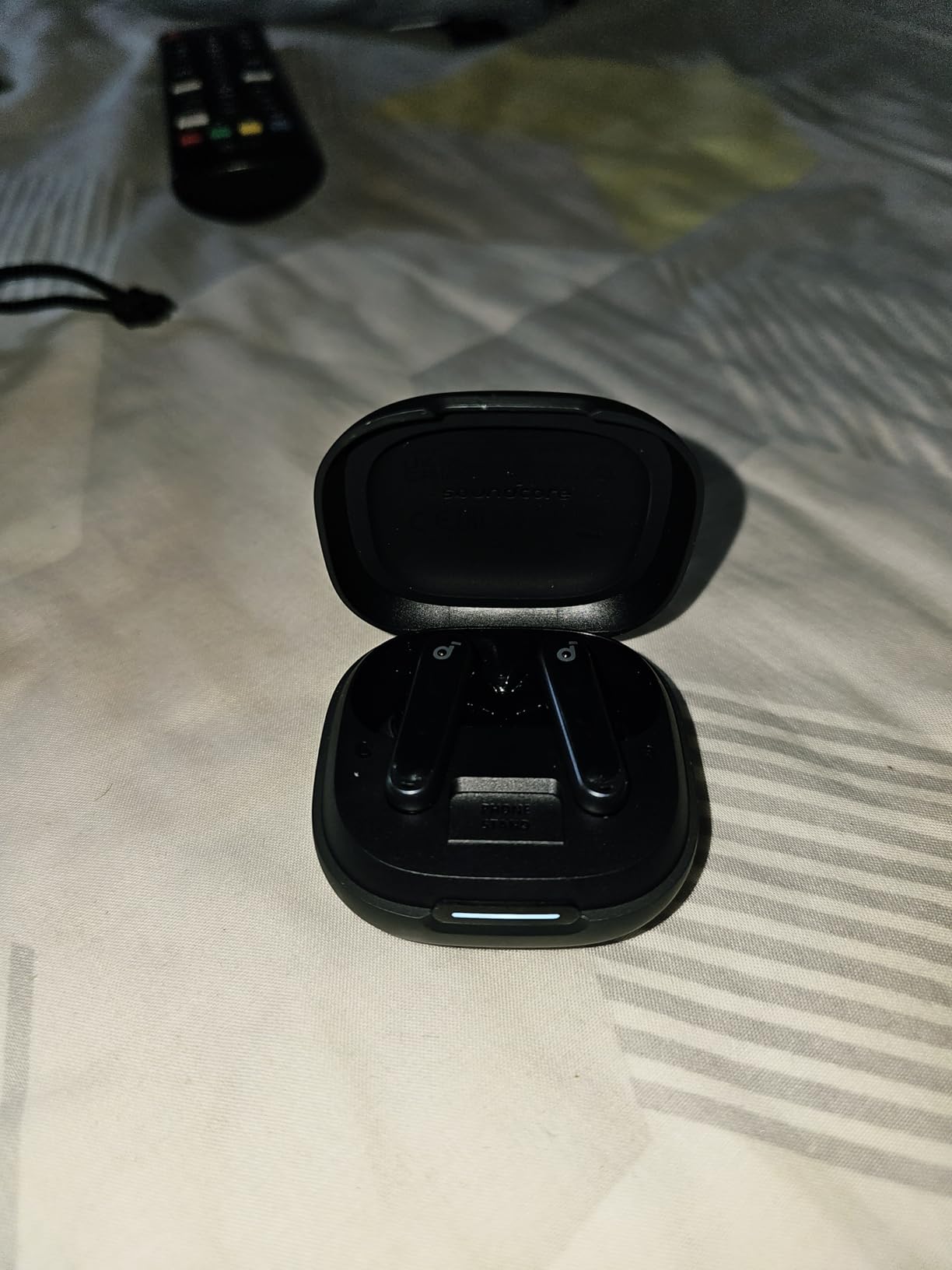 Soundcore P40i by Anker Noise Cancelling Earbuds with Adaptive ANC | Heavy Bass, 60H Playtime, 2-in-1 Case and Phone Stand, IPX5, Wireless Charging, Bluetooth 5.3 customer photo 2