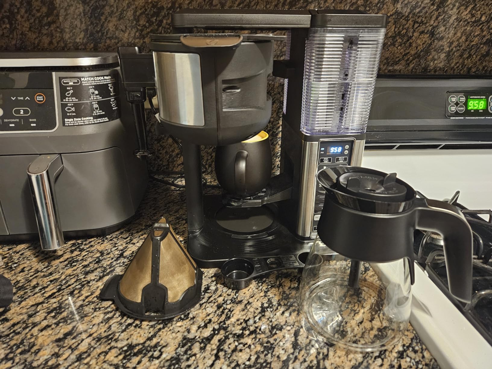 Ninja Hot & Iced XL Coffee Maker with Rapid Cold Brew, Black, CM371 | 4 Brew Styles, 8 Sizes Small Cup to Travel Mug, Single-Serve Coffee Brewer, 12-Cup Glass Carafe, Permanent Filter, Removable Reservoir customer photo 1