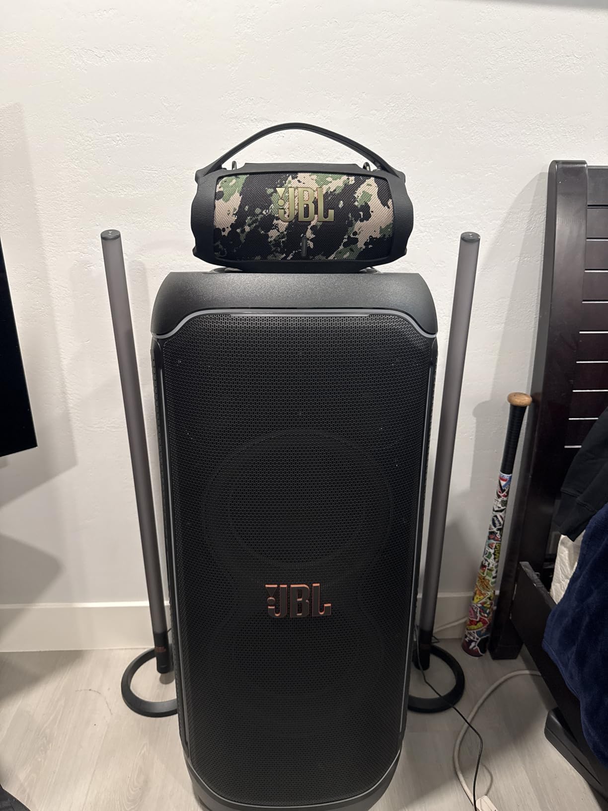 JBL Xtreme 4 - Portable Bluetooth Speaker, Powerful Sound and Deep Bass, IP67 Waterproof, 24 Hours of Playtime, Powerbank, Auracast for Multi-Speaker Pairing customer photo 1