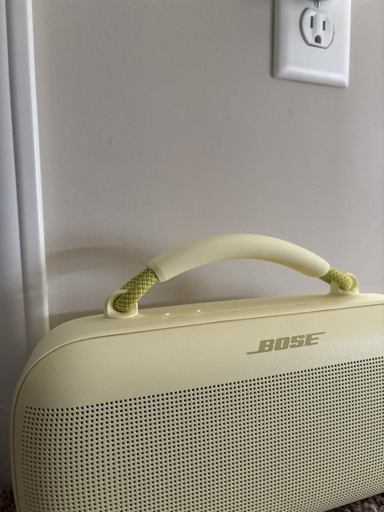 Bose SoundLink Max Bluetooth Speaker - Portable Wireless Party Speaker, IP67 Waterproof, Rope Handle, Up to 20 Hours of Playtime, USB-C customer photo 2
