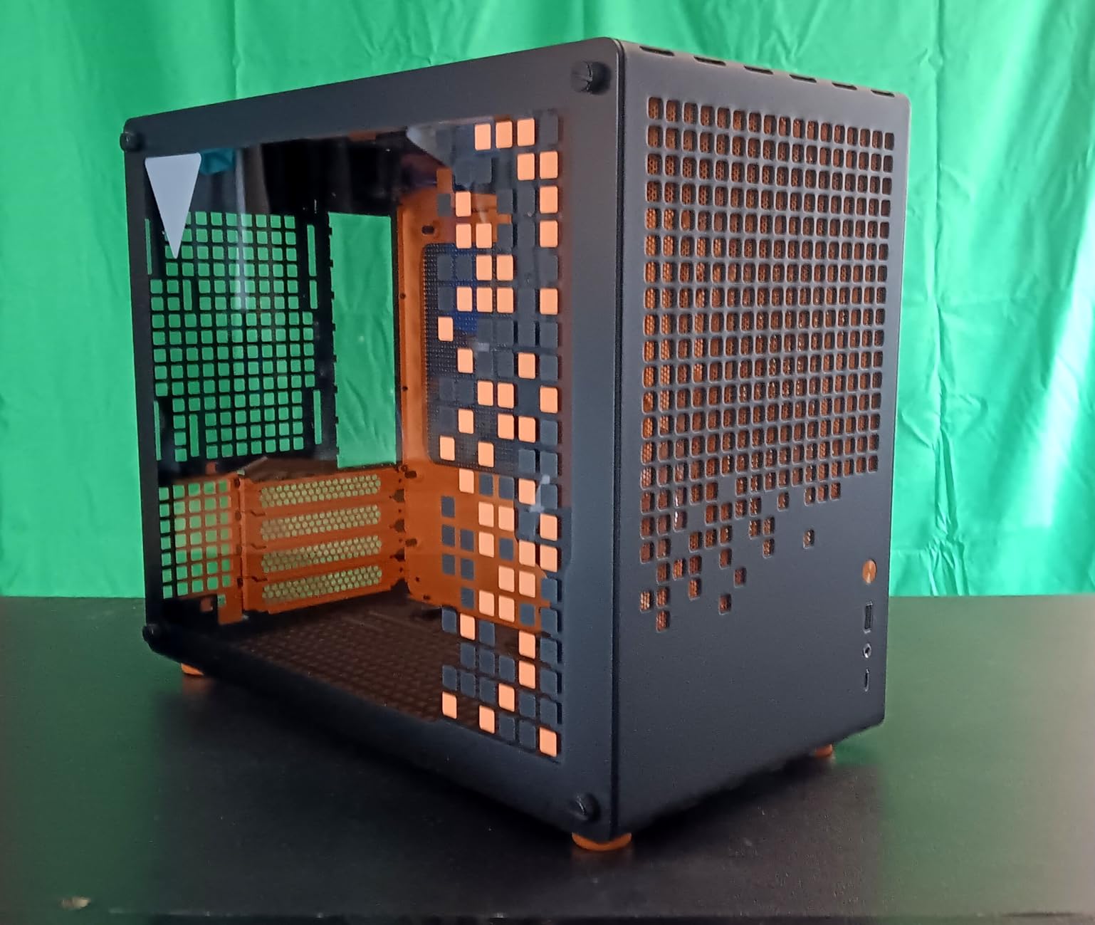 JONSBO/JONSPLUS Z20 Black Micro-ATX Mini Tower PC Case, with Detachable Carrying Handle, Mini Size, High-Performance Hardware Compatible, Support 240AIO, H160mm Cooler, Black customer photo 1