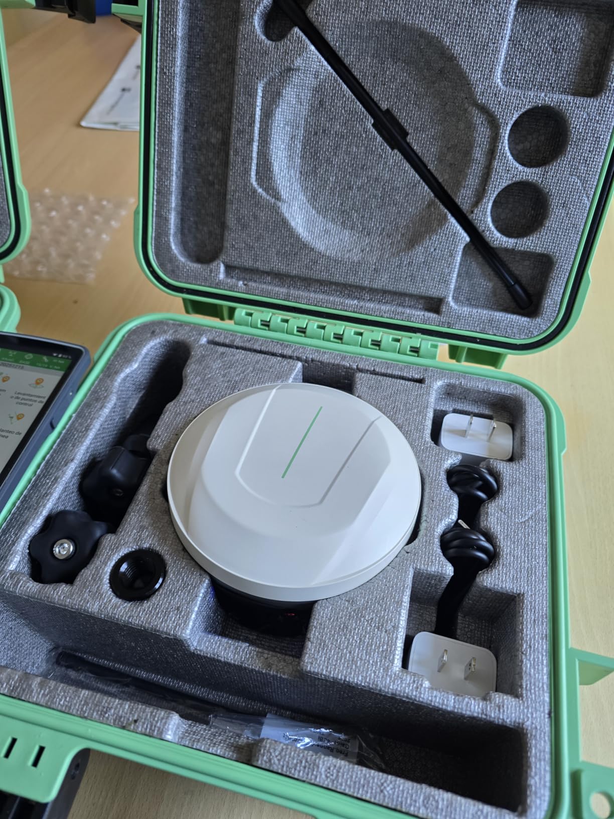 E1 GNSS Survey Equipment 20 Hours Endurance RTK GPS with IMU Rover & Base Handheld Collector with Survey Software, RTK Surveying Equipment, 1408 Channels, 15km UHF Range, 60° Tilt Survey customer photo 2