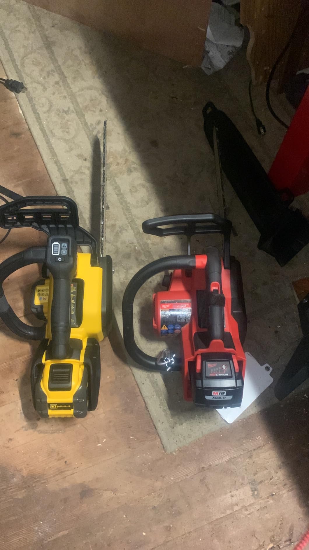 DW 60V TOP HANDLE CHAINSAW customer photo 2
