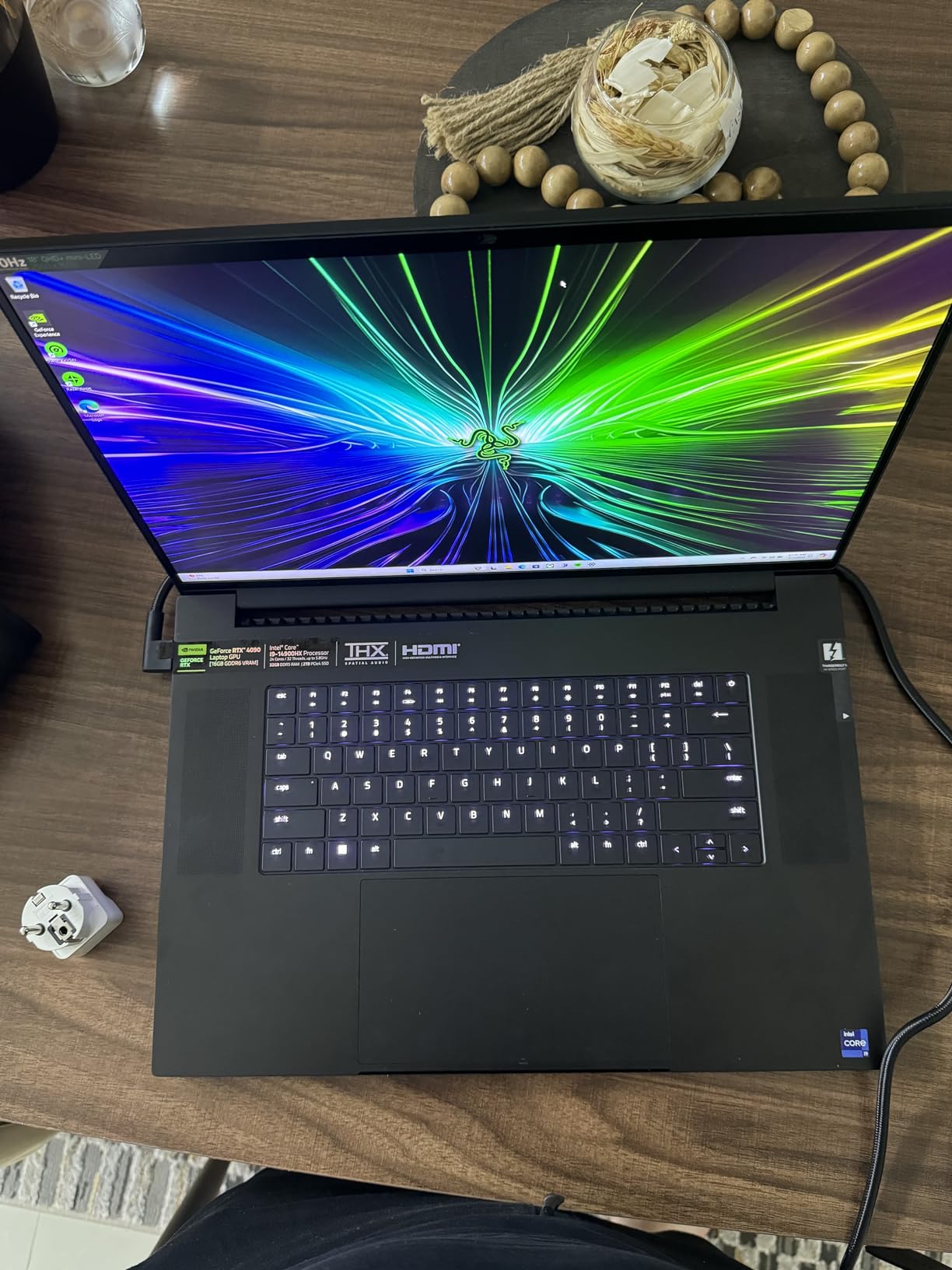 Blade 18 Gaming Laptop: NVIDIA GeForce RTX 4090 - Intel Core i9 14900HX 14th Gen CPU - 18