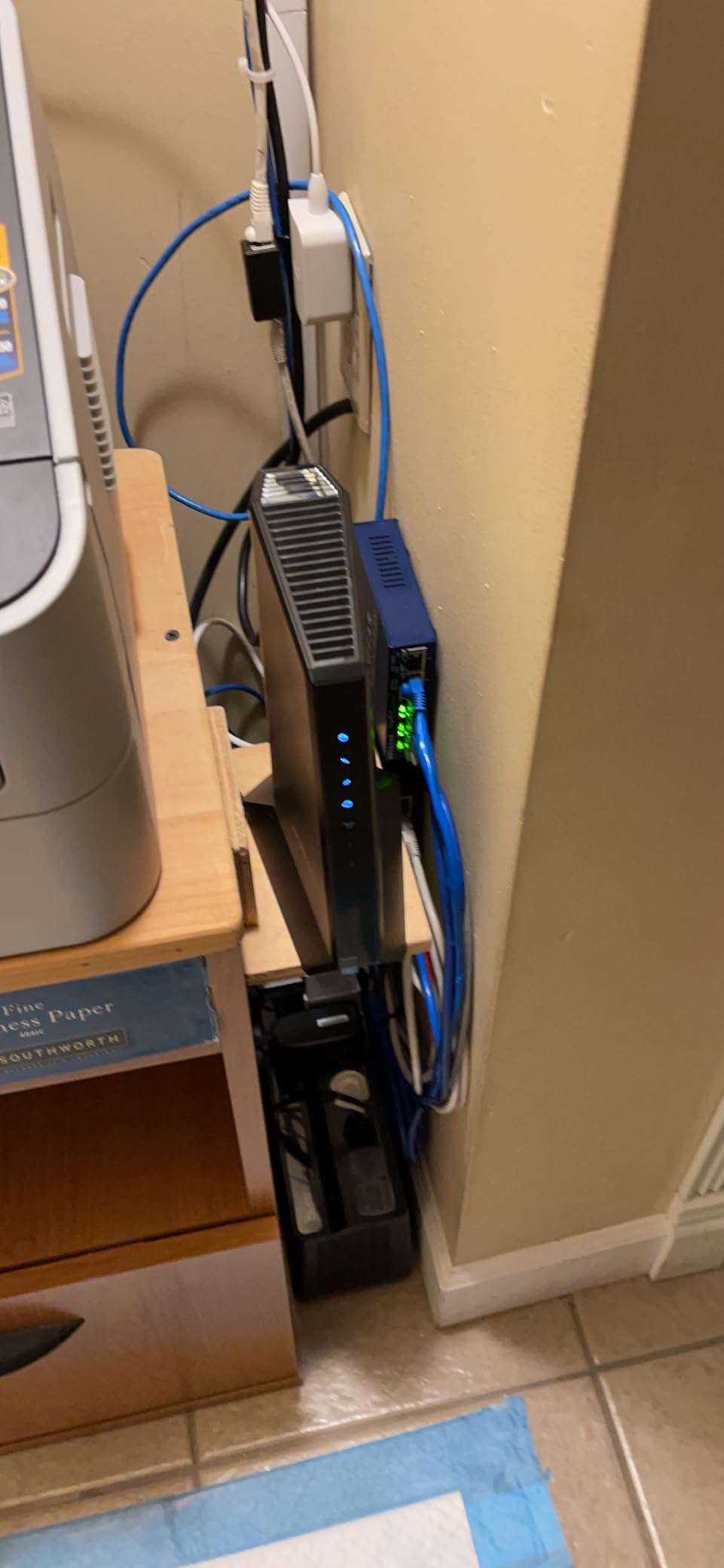 NETGEAR Nighthawk DOCSIS 3.1 Mid/High-Split Cable Modem (CM3000) - Approved for Today's Fastest Speeds - Works with All Providers Incl. Xfinity, Spectrum, Cox - for Plans up to 2.5Gbps customer photo 2